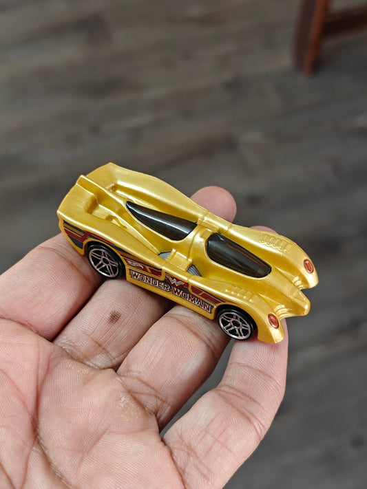 Hot Wheels Power Pistons Wonder Woman Car - Gold (Uncarded - New) - Kinder Logs