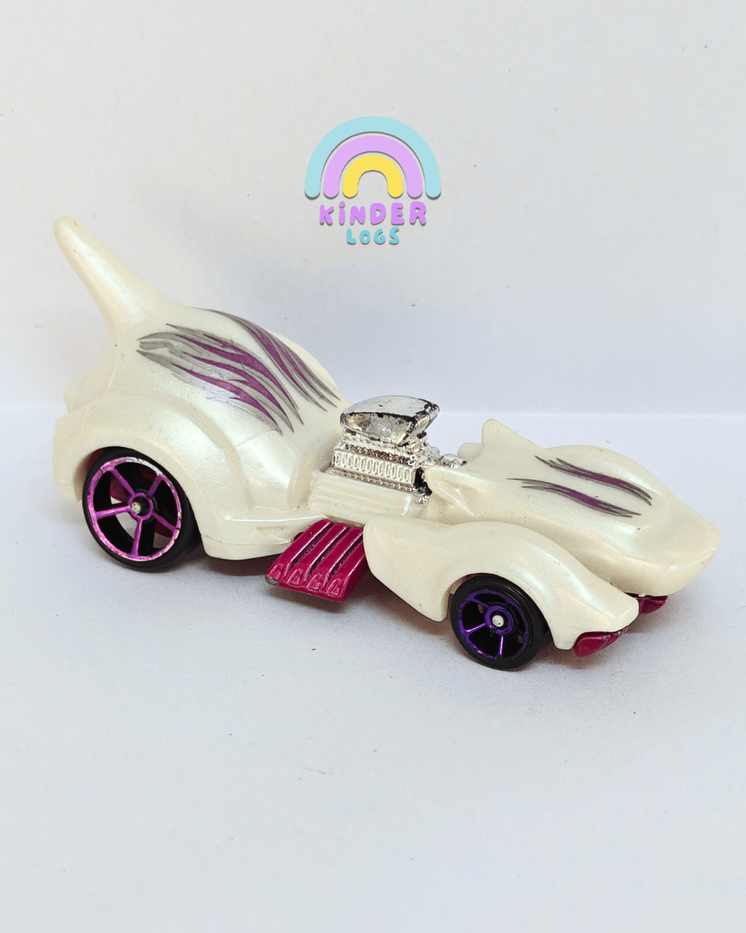 Hot Wheels Purrfect Speed - White (Pre - Owned Car) - Kinder Logs