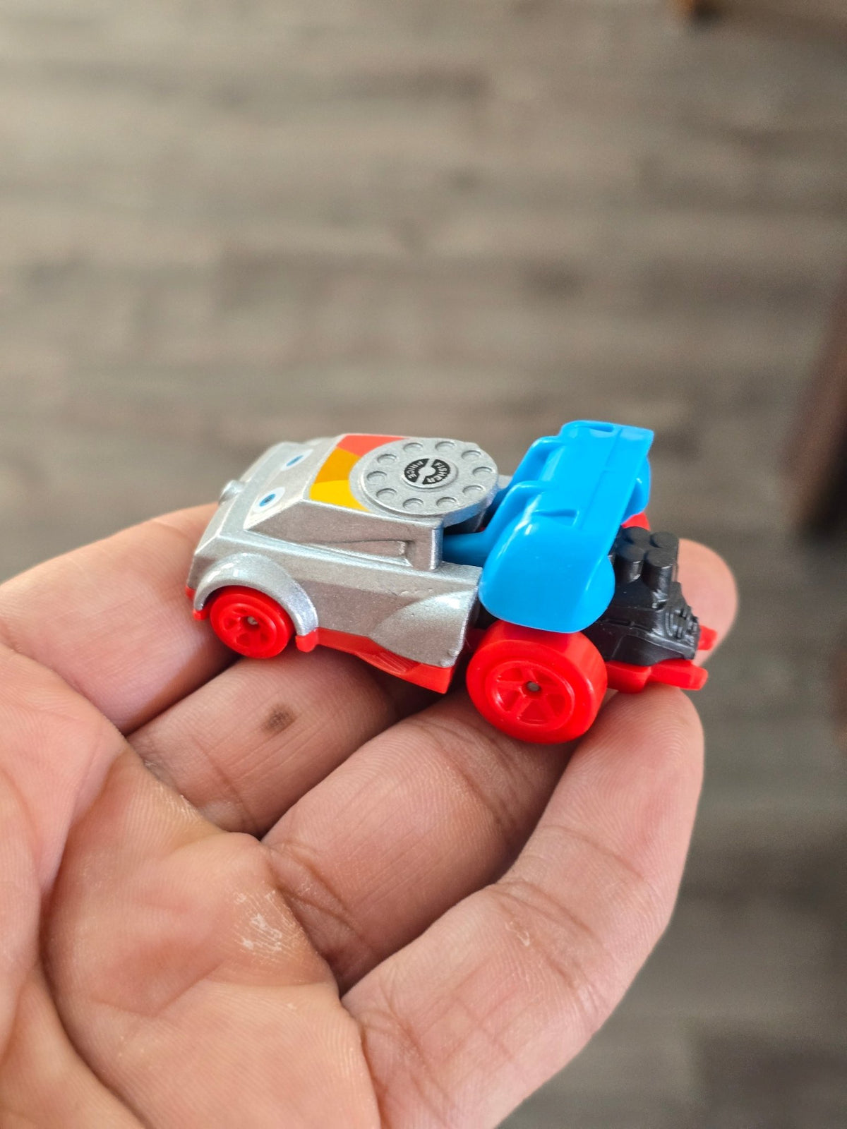Hot Wheels Quick Chat - Grey (Uncarded - New) - Kinder Logs