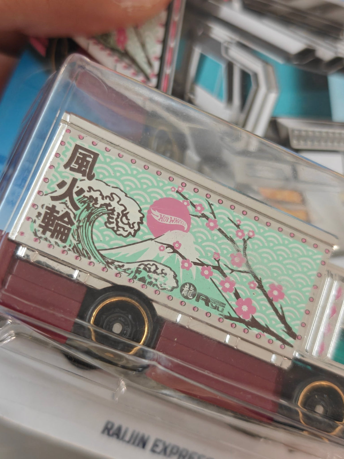 Hot Wheels Raijin Express - Metro Series (Imported) - Kinder Logs