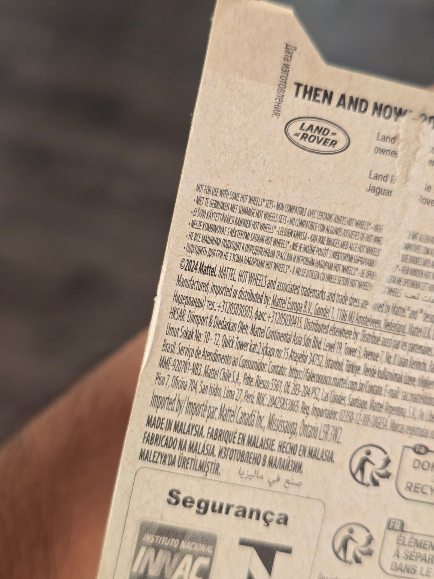 Hot Wheels Range Rover Velar - Gold (Creased Card) - Kinder Logs