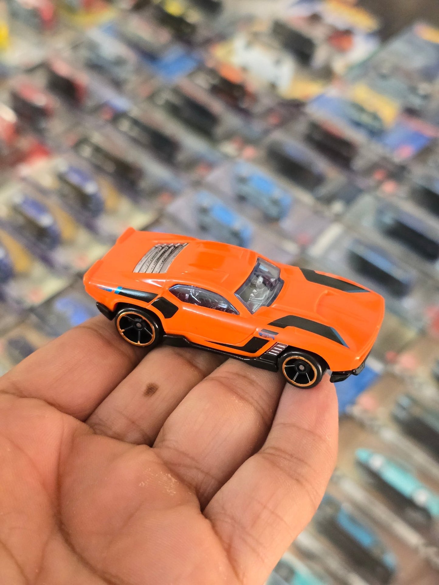 Hot Wheels Ravenger S/T (Uncarded) - Kinder Logs