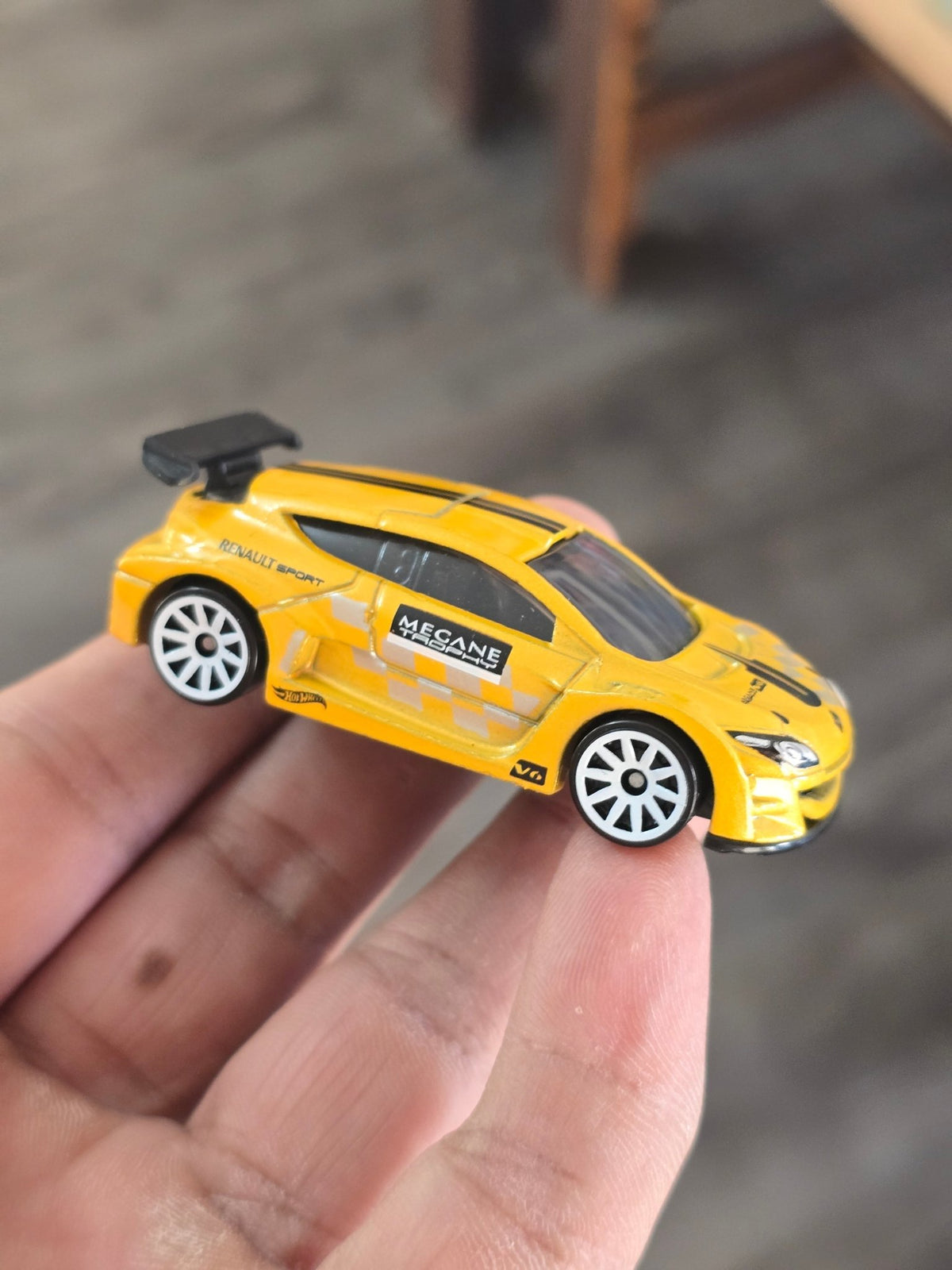 Hot Wheels Renault Megane Trophy - Yellow (Uncarded - New) - Kinder Logs