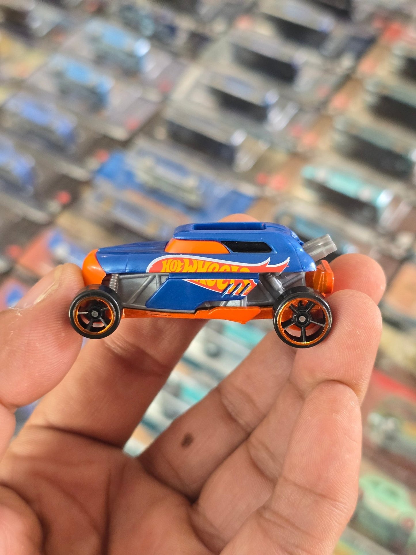 Hot Wheels Rip Rod Racing Car - Netflix Series (Uncarded) - Kinder Logs