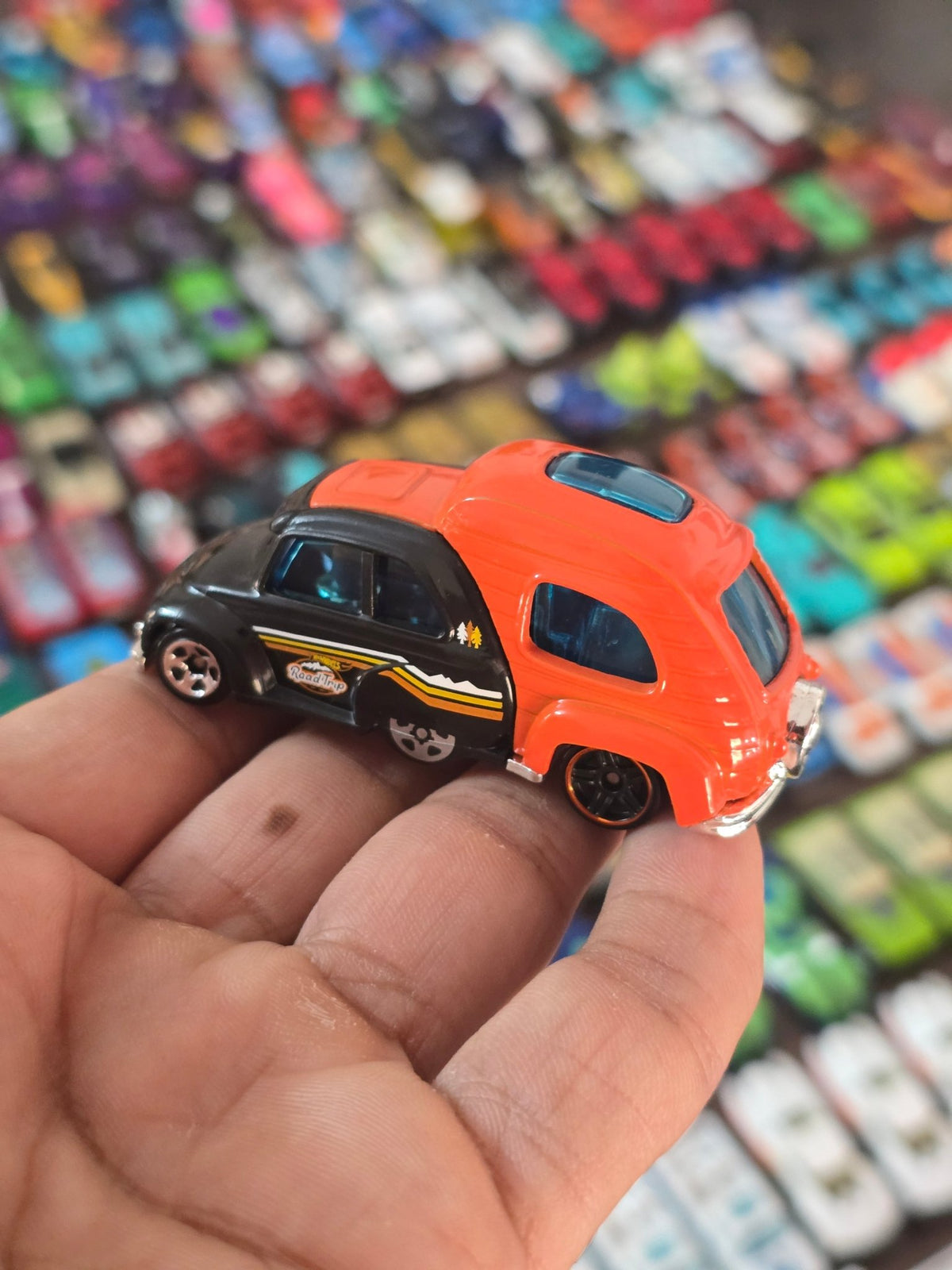 Hot Wheels RV There Yet - Road Trip (Uncarded - New) - Kinder Logs