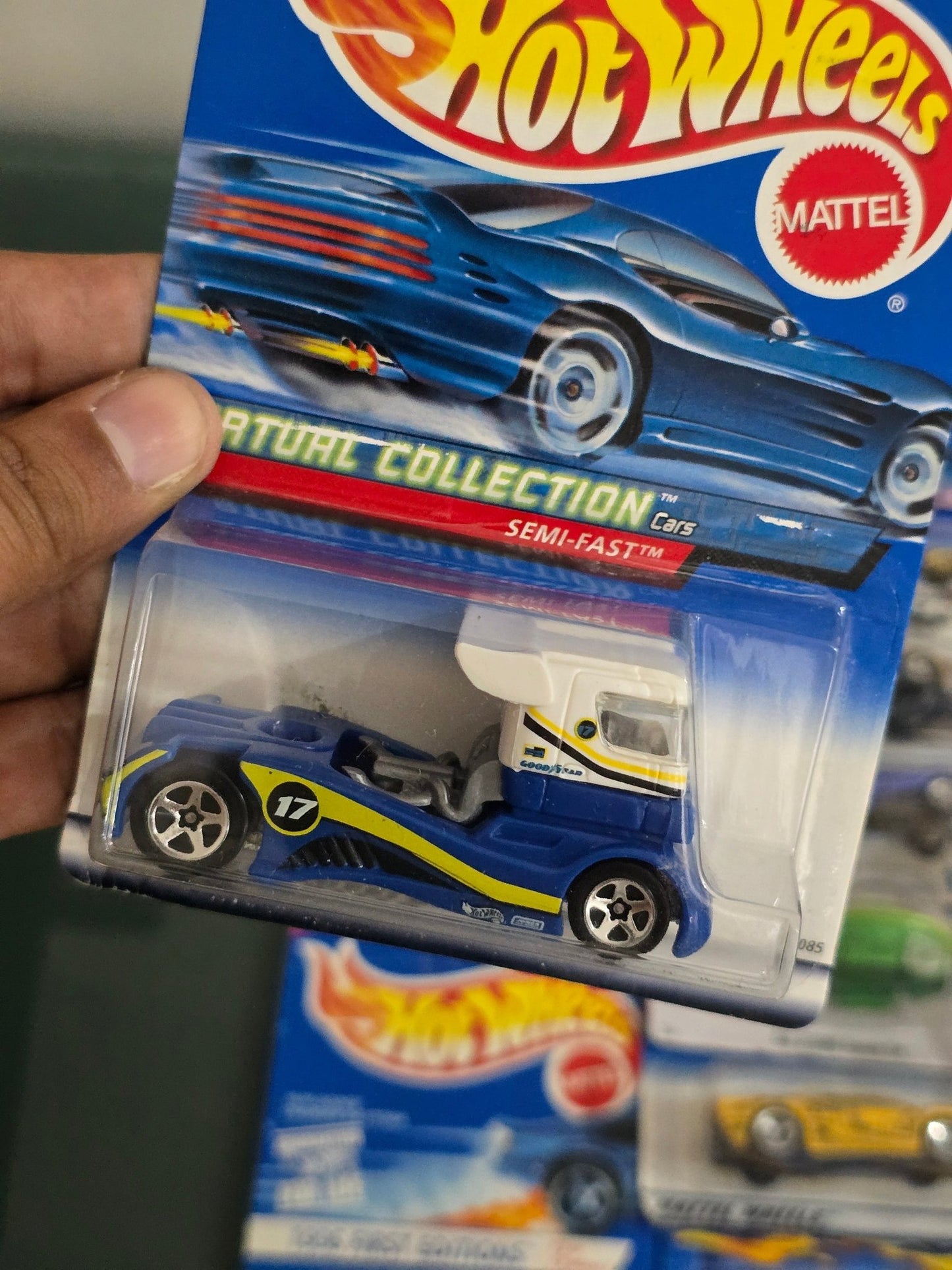 Hot Wheels Semi - Fast Truck (Blue) - Virtual Collection Series - Kinder Logs