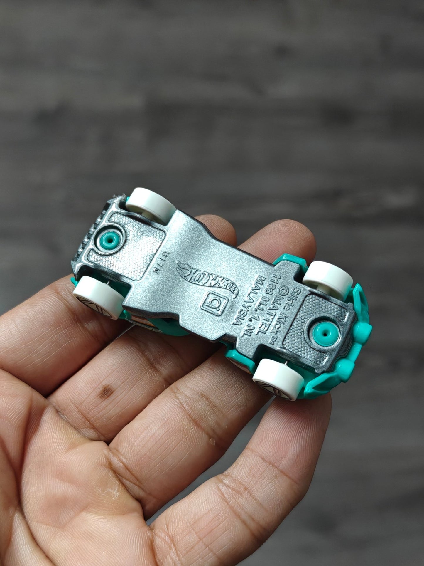 Hot Wheels Slide Kick (Uncarded - New) - Kinder Logs