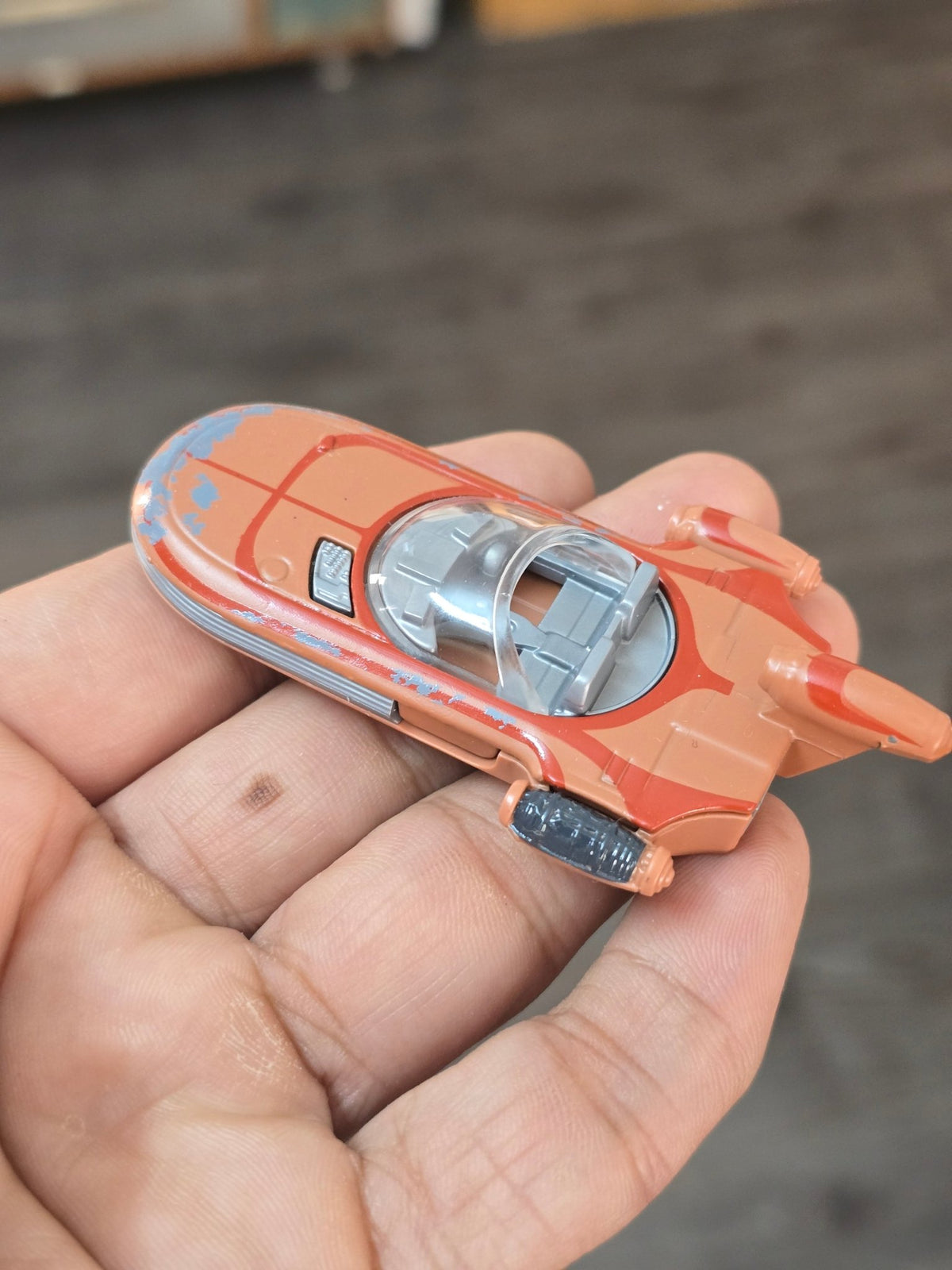 Hot Wheels Star Wars X - 34 Landspeeder (Uncarded - New) - Kinder Logs