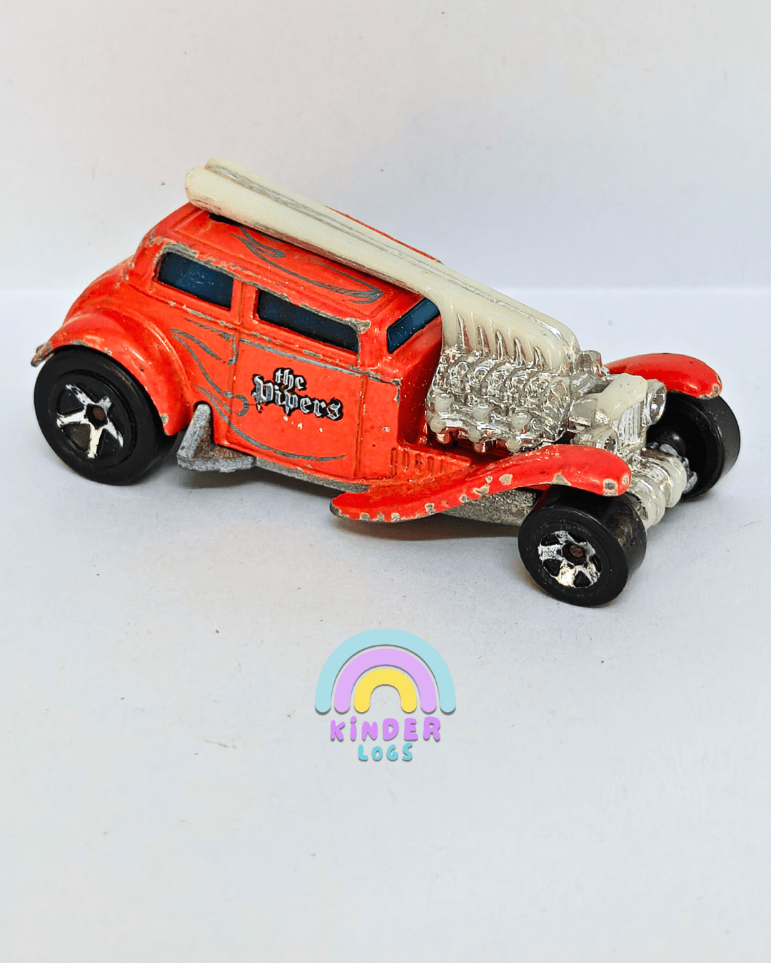 Hot Wheels Straight Pipes 'The Piper's' (Pre - Owned Car) - Kinder Logs