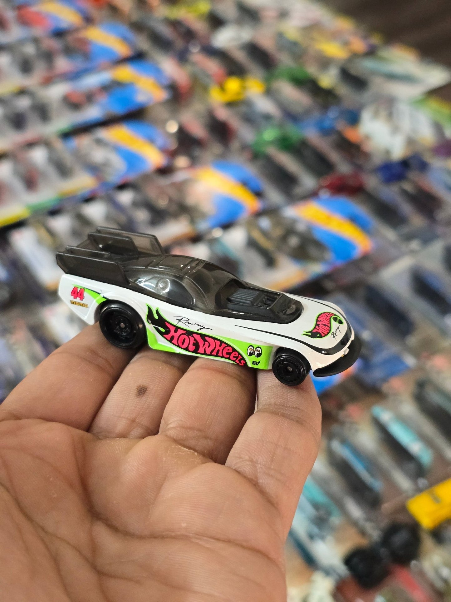 Hot Wheels Supercharged Car (Uncarded) - Kinder Logs