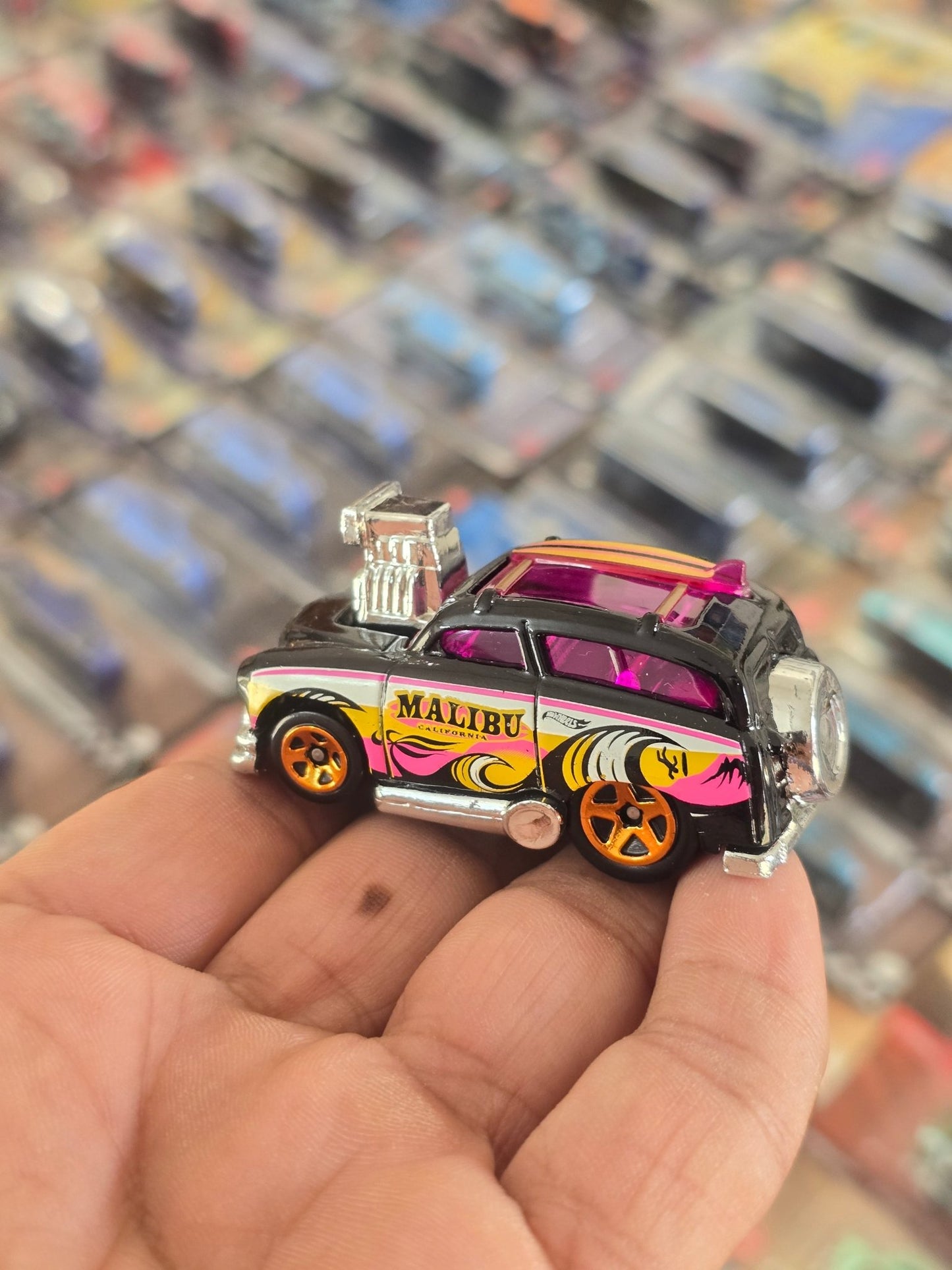 Hot Wheels Surf 'N' Turf Malibu (Uncarded) - Kinder Logs