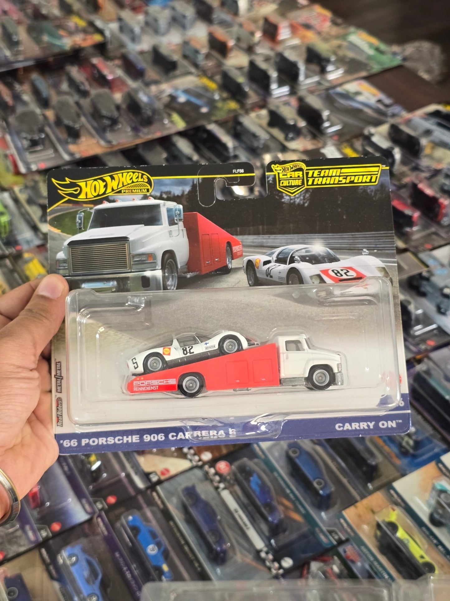 Hot Wheels Team Transport 1966 Porsche 906 Carrera 6 With Carry On - Kinder Logs