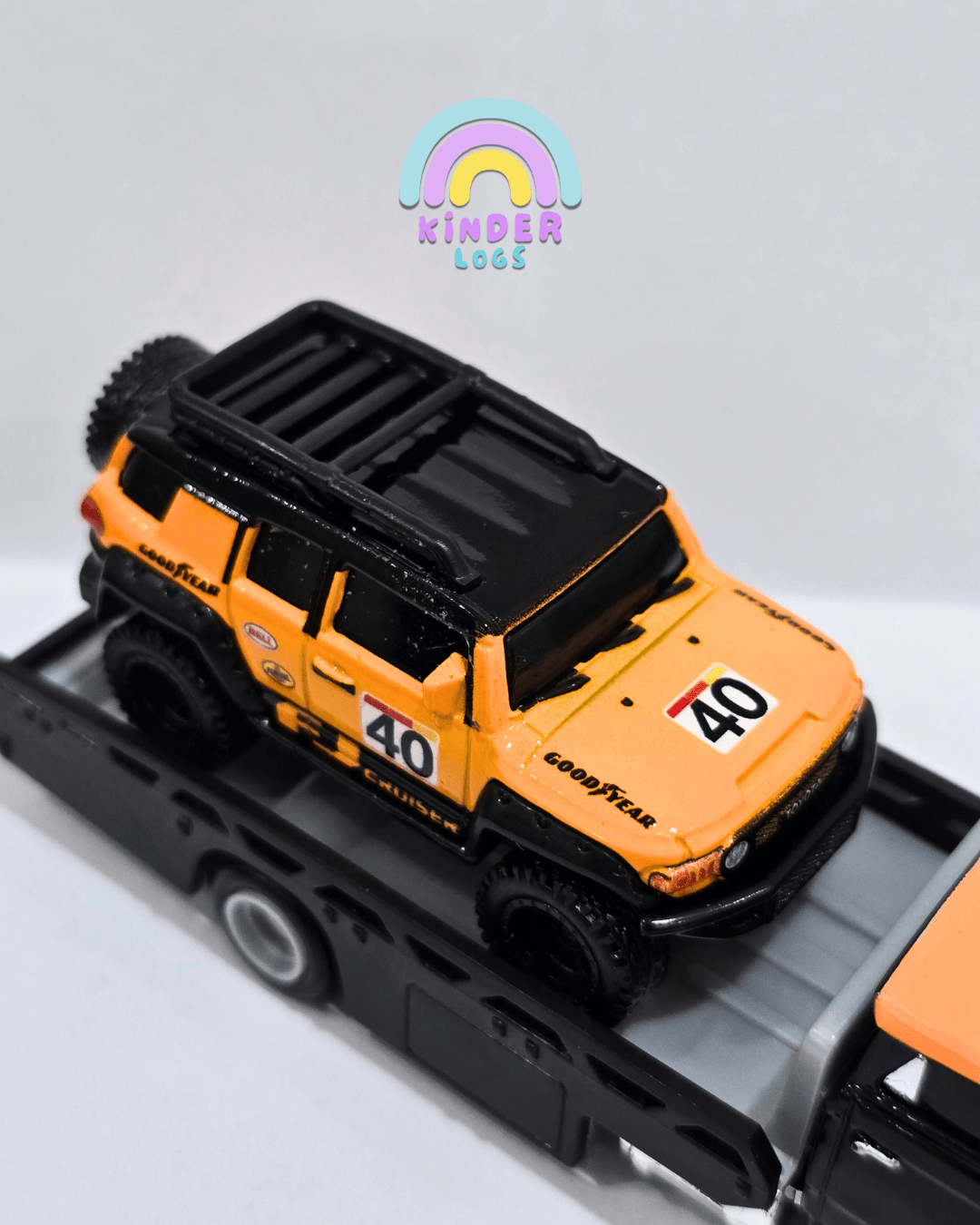 Hot Wheels Team Transport Horizon Hauler & Toyota FJ Cruiser (Uncarded) - Kinder Logs