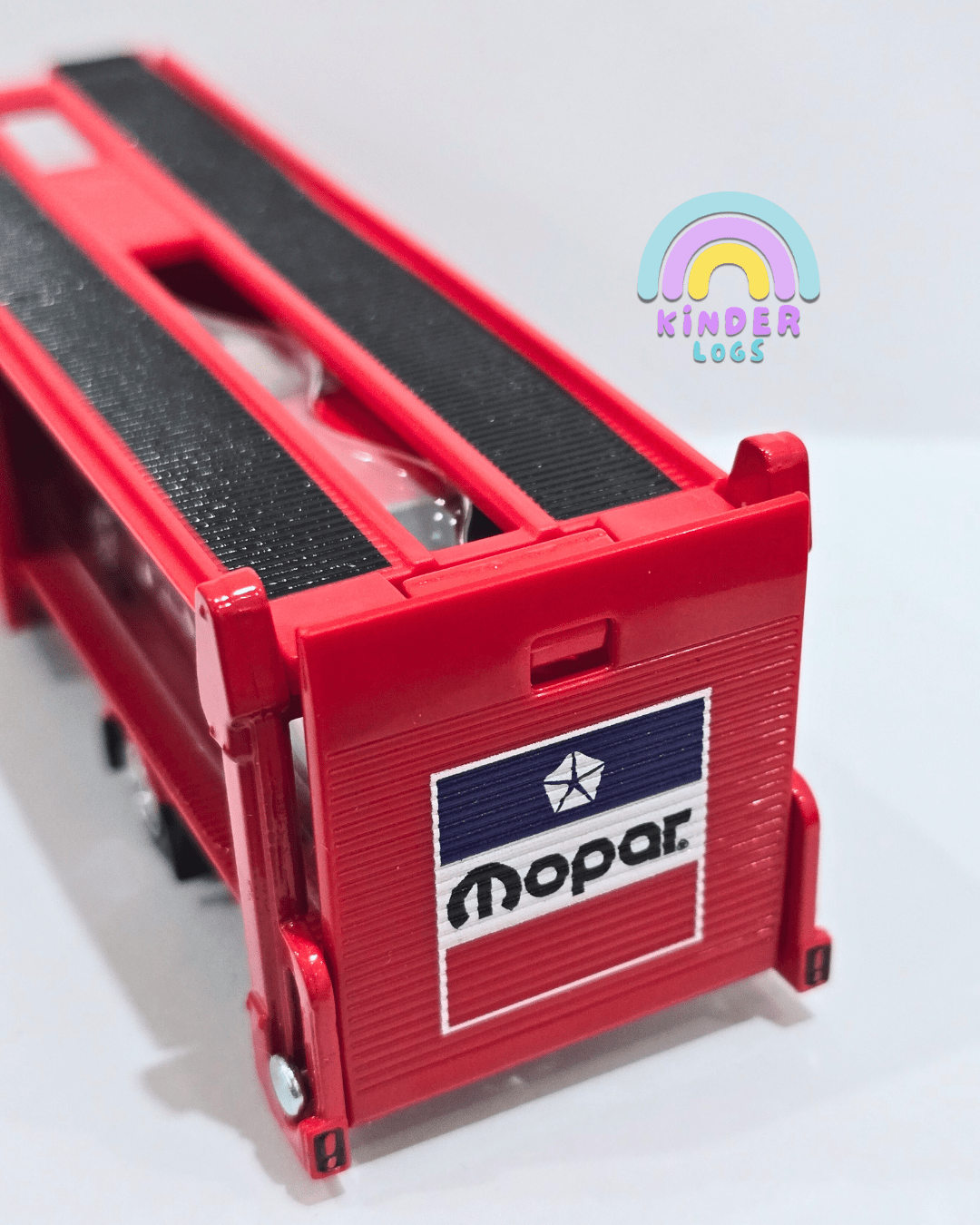 Hot Wheels Team Transport 'Second Story Lorry' & 1973 Plymouth Duster (Uncarded) - Kinder Logs