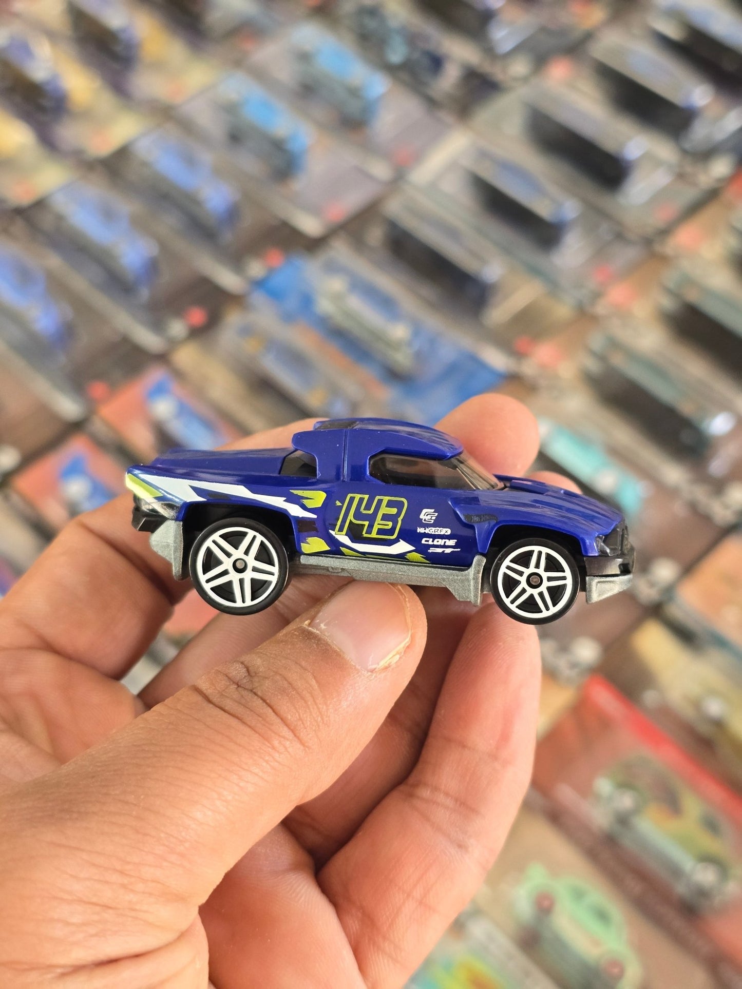 Hot Wheels Terra Tracktyl (Uncarded) - Kinder Logs