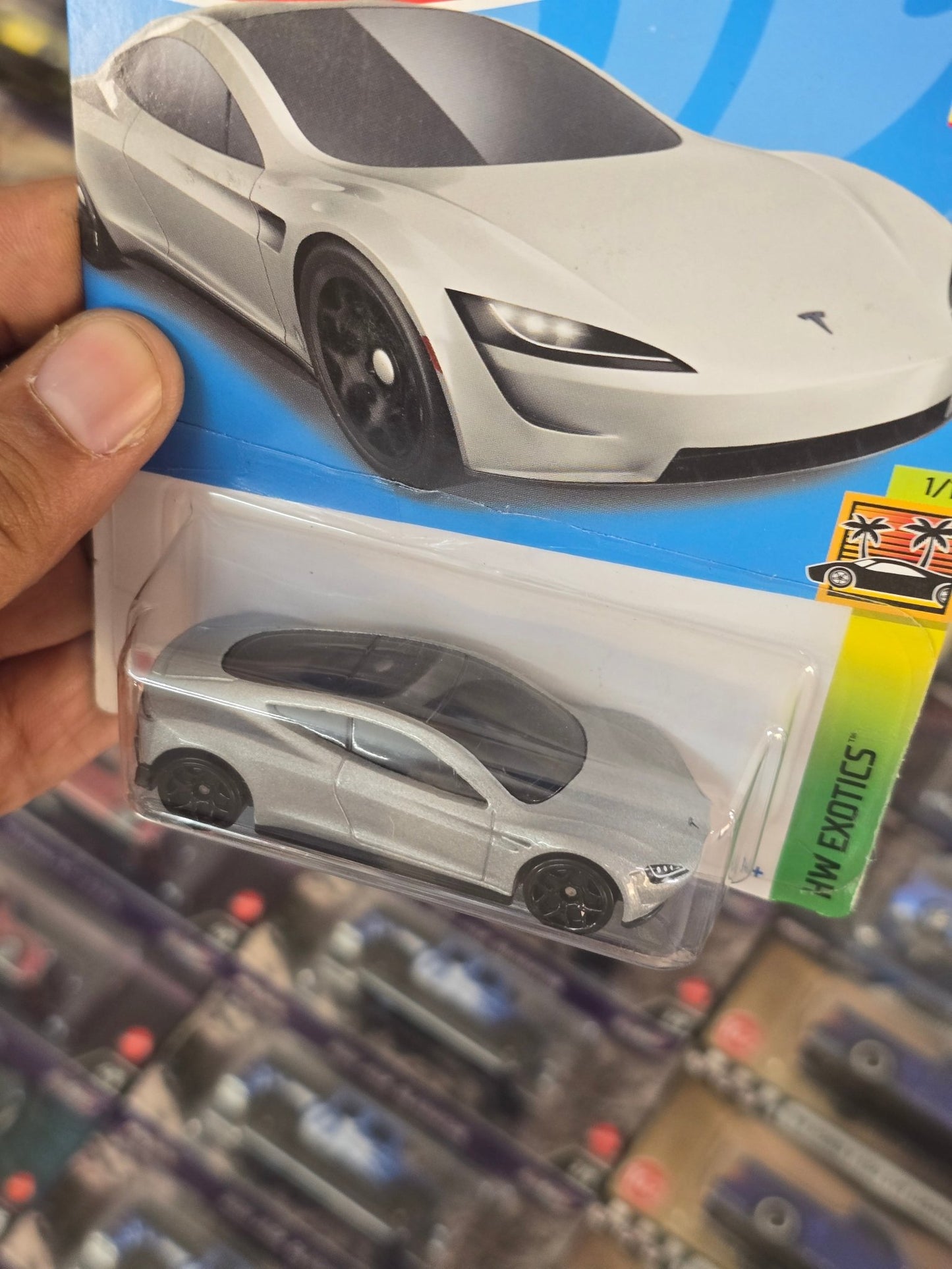 Hot Wheels Tesla Roadster - Exclusive Silver Color - Kinder Logs