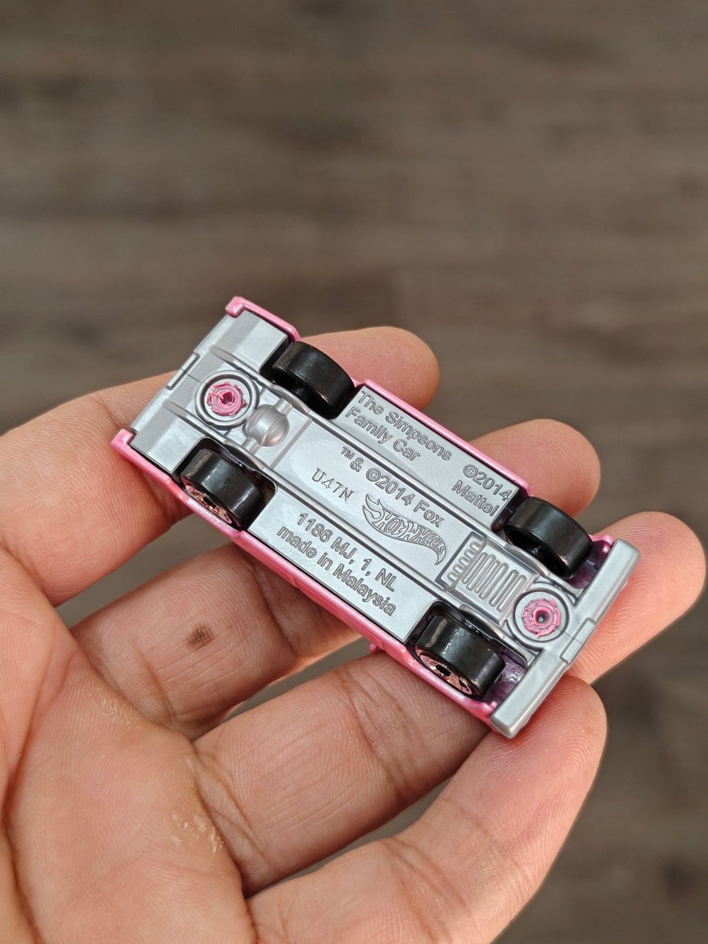 Hot Wheels 'The Simpsons Family Car' - Pink (Uncarded - New) - Kinder Logs