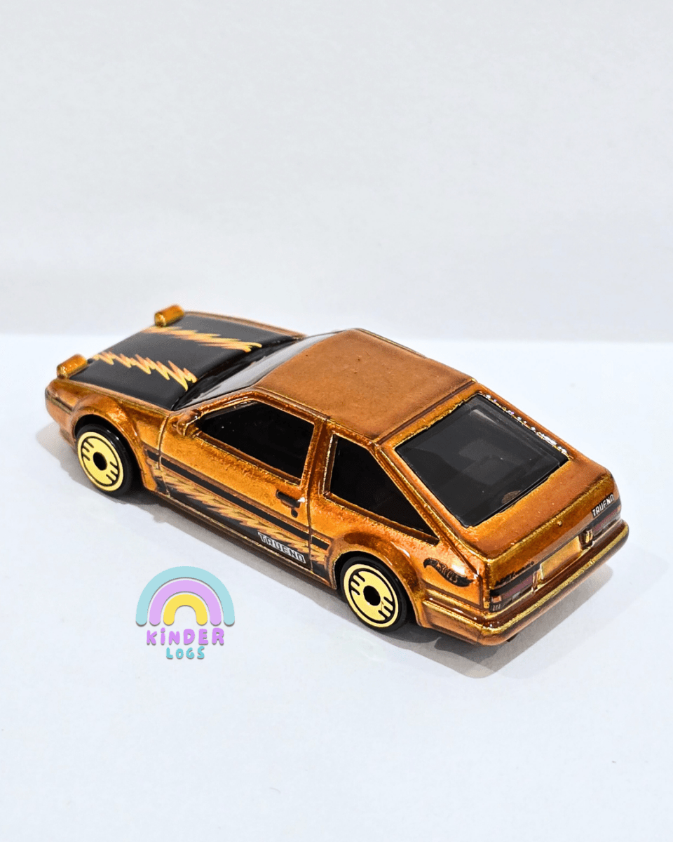 Hot Wheels Toyota AE86 Sprinter Trueno - Ultra Hots (Uncarded) - Kinder Logs