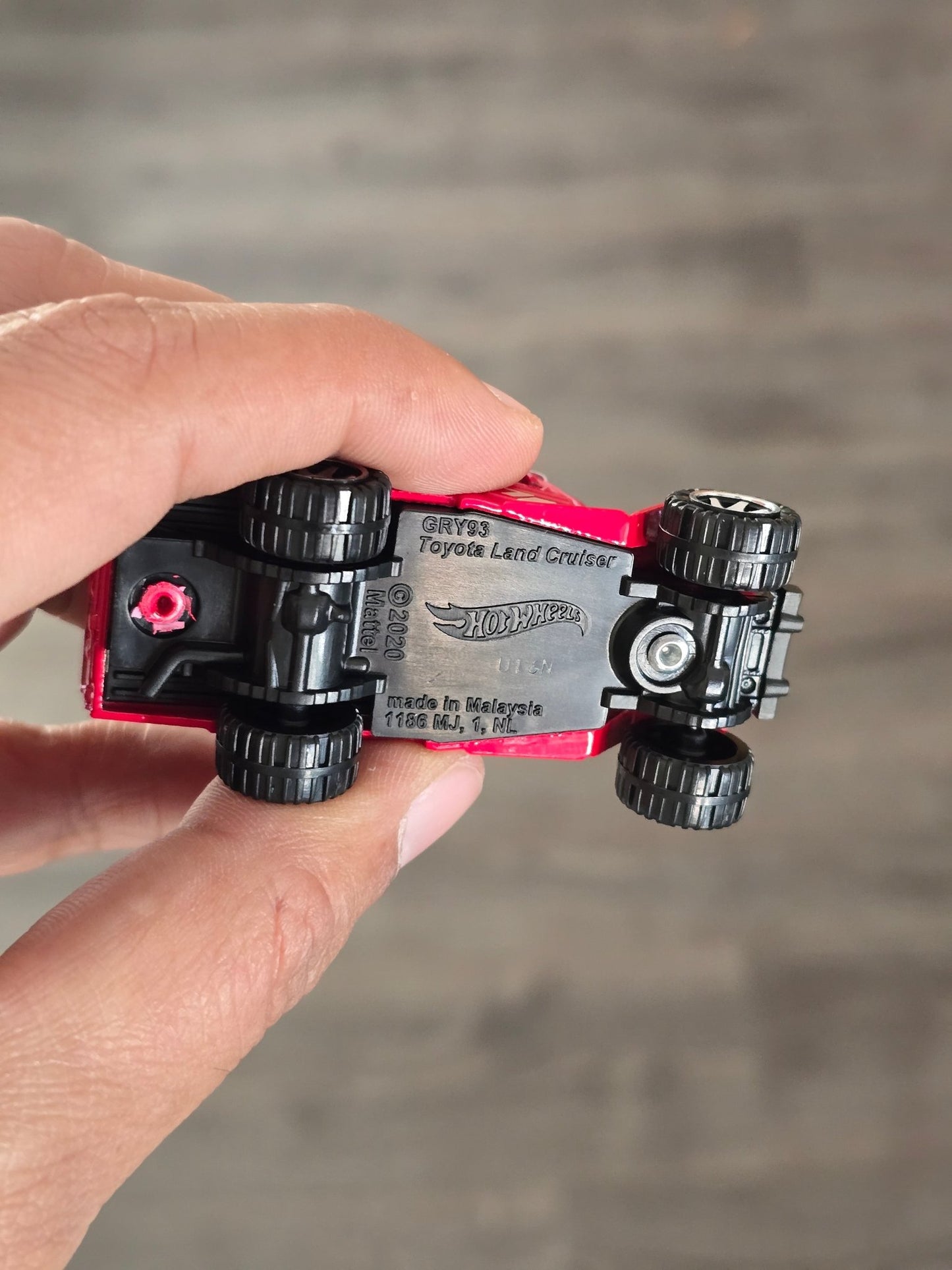 Hot Wheels Toyota Land Cruiser Pickup - Silver Series (Uncarded - New) - Kinder Logs