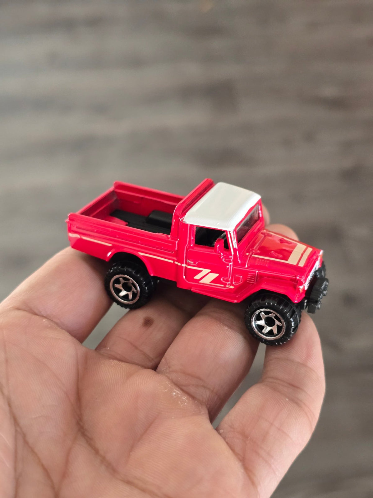Hot Wheels Toyota Land Cruiser Pickup - Silver Series (Uncarded - New) - Kinder Logs