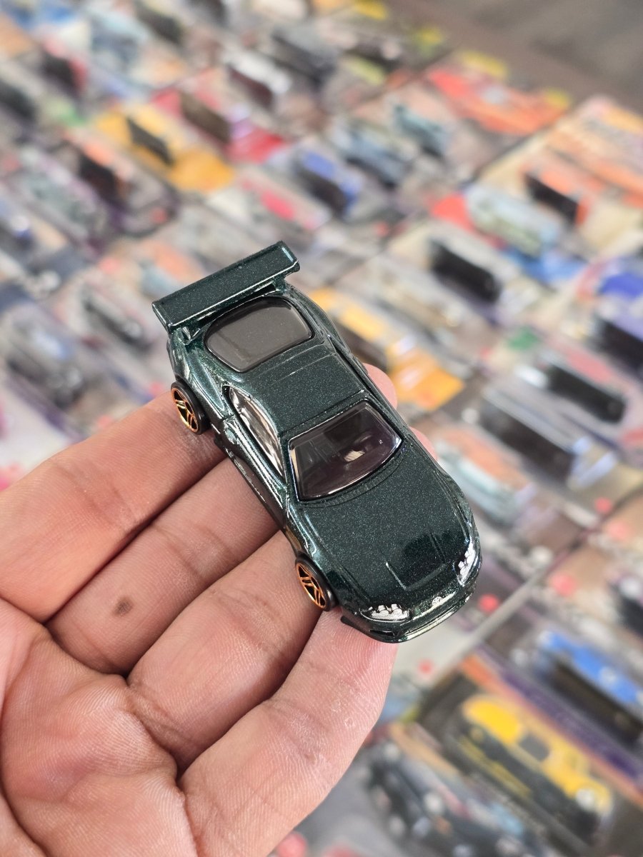 Hot Wheels Toyota Supra - Dark Green (Uncarded) - Kinder Logs