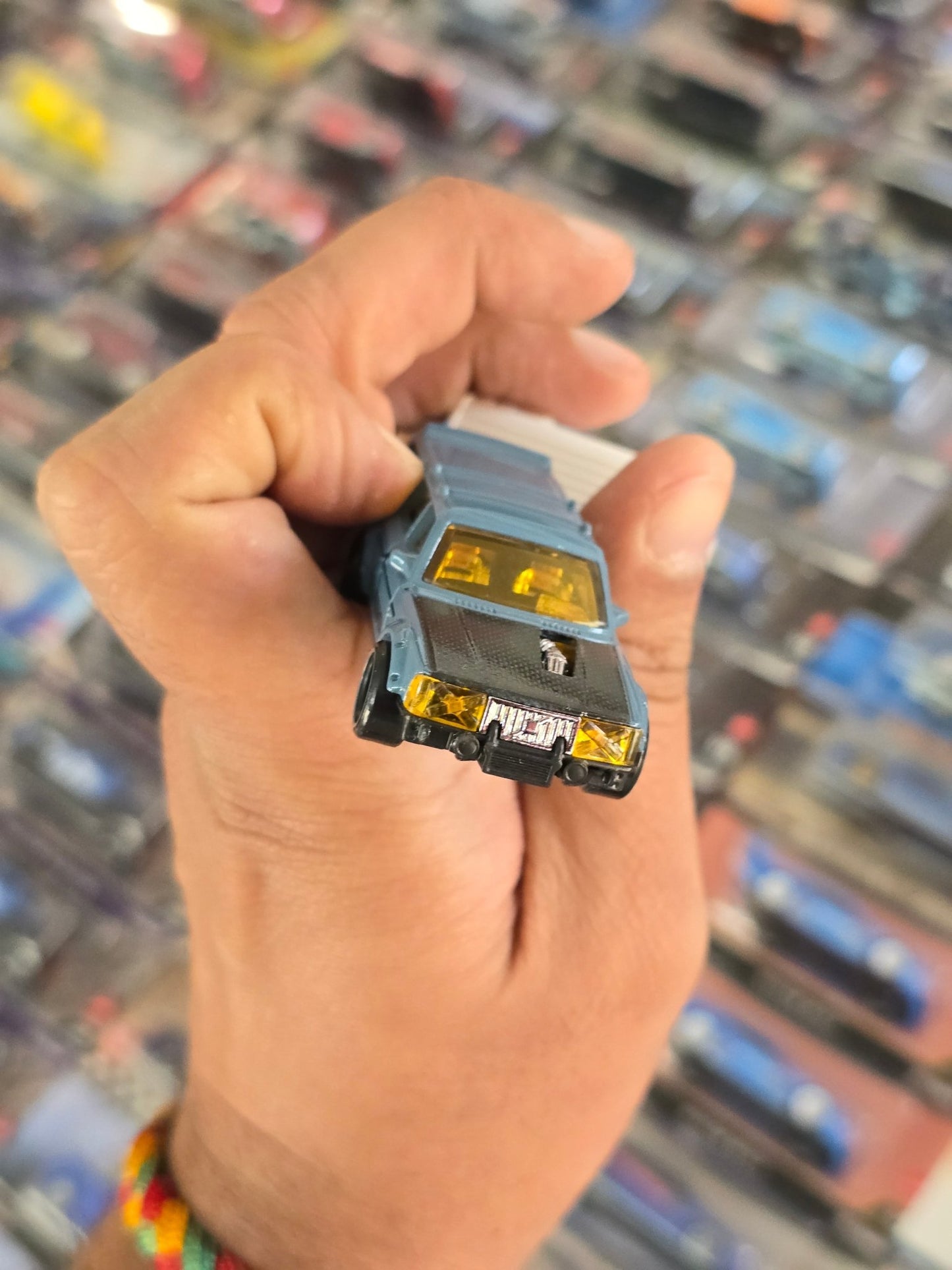 Hot Wheels Track Fleet Volvo 240 Drift Camper (Uncarded) - Kinder Logs