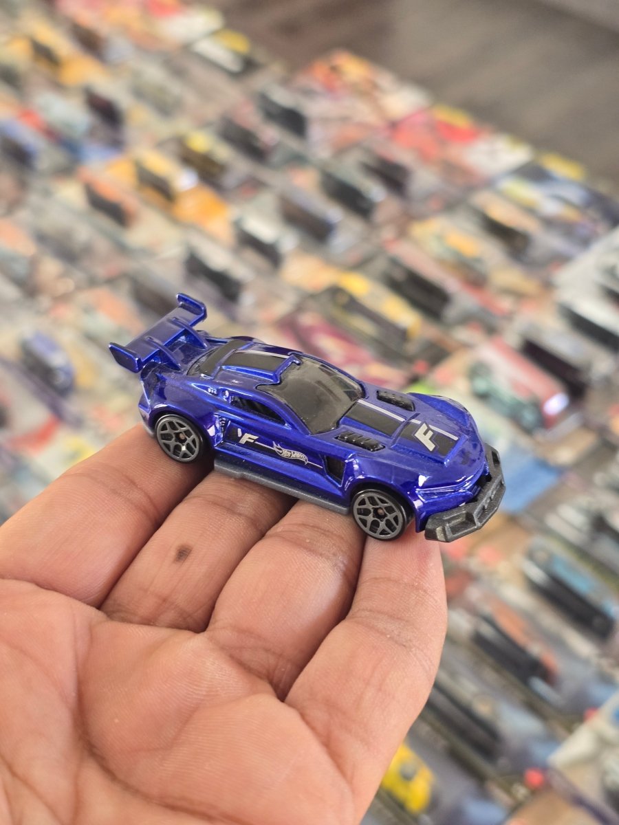 Hot Wheels Track Ripper - Used Car (Uncarded) - Kinder Logs