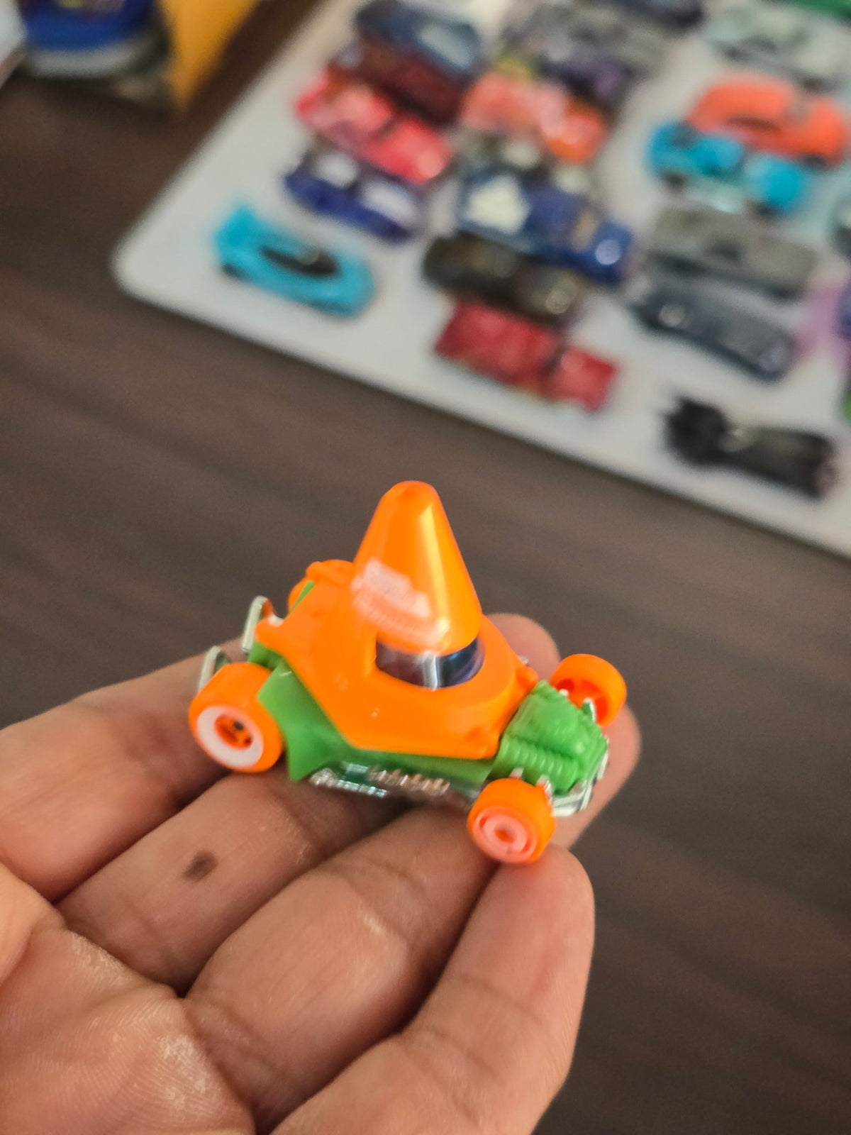 Hot Wheels Traffic Cone Car (Uncarded) - Kinder Logs