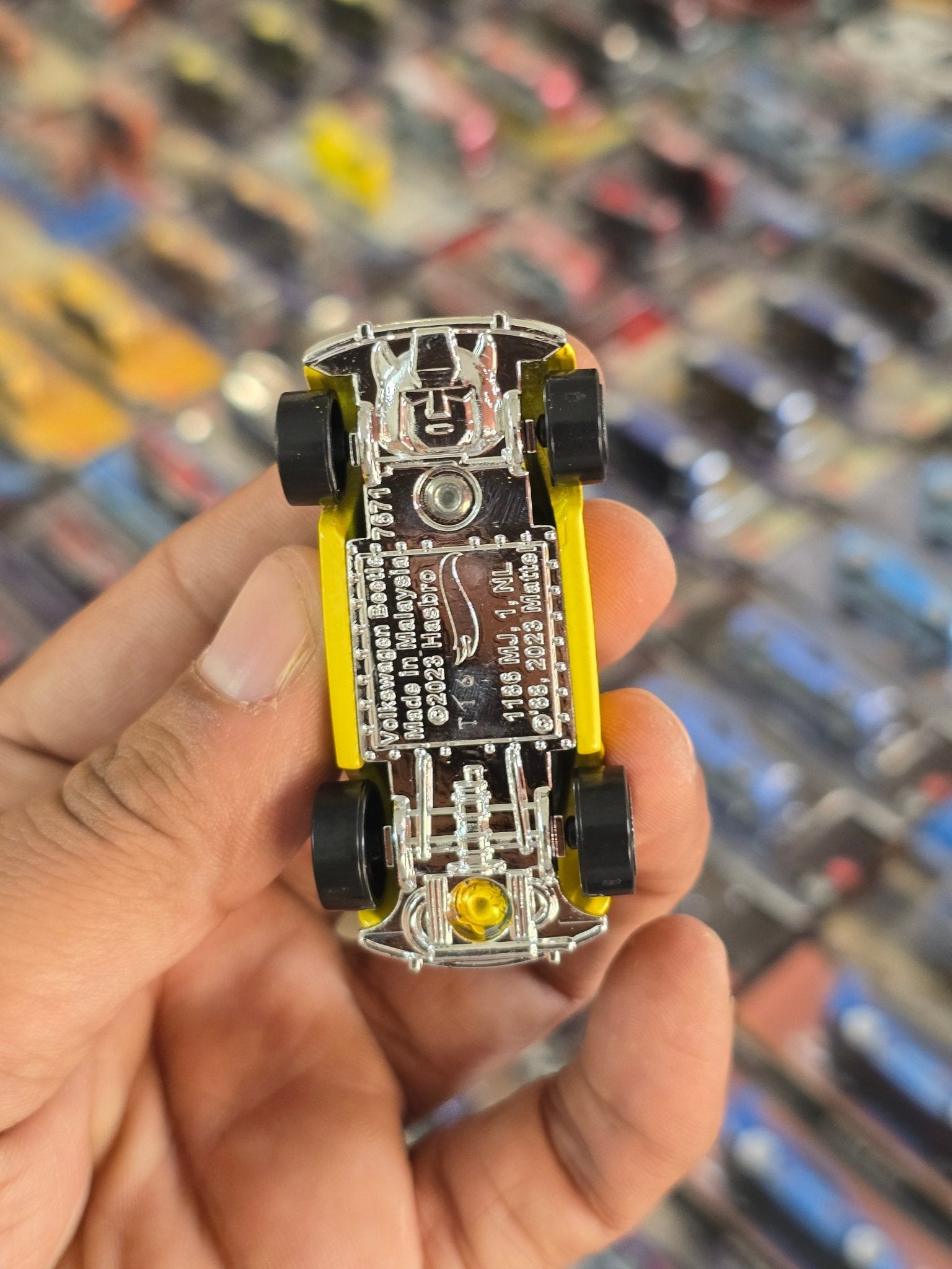 Hot Wheels Transformers Bumblebee - Yellow (Uncarded) - Kinder Logs