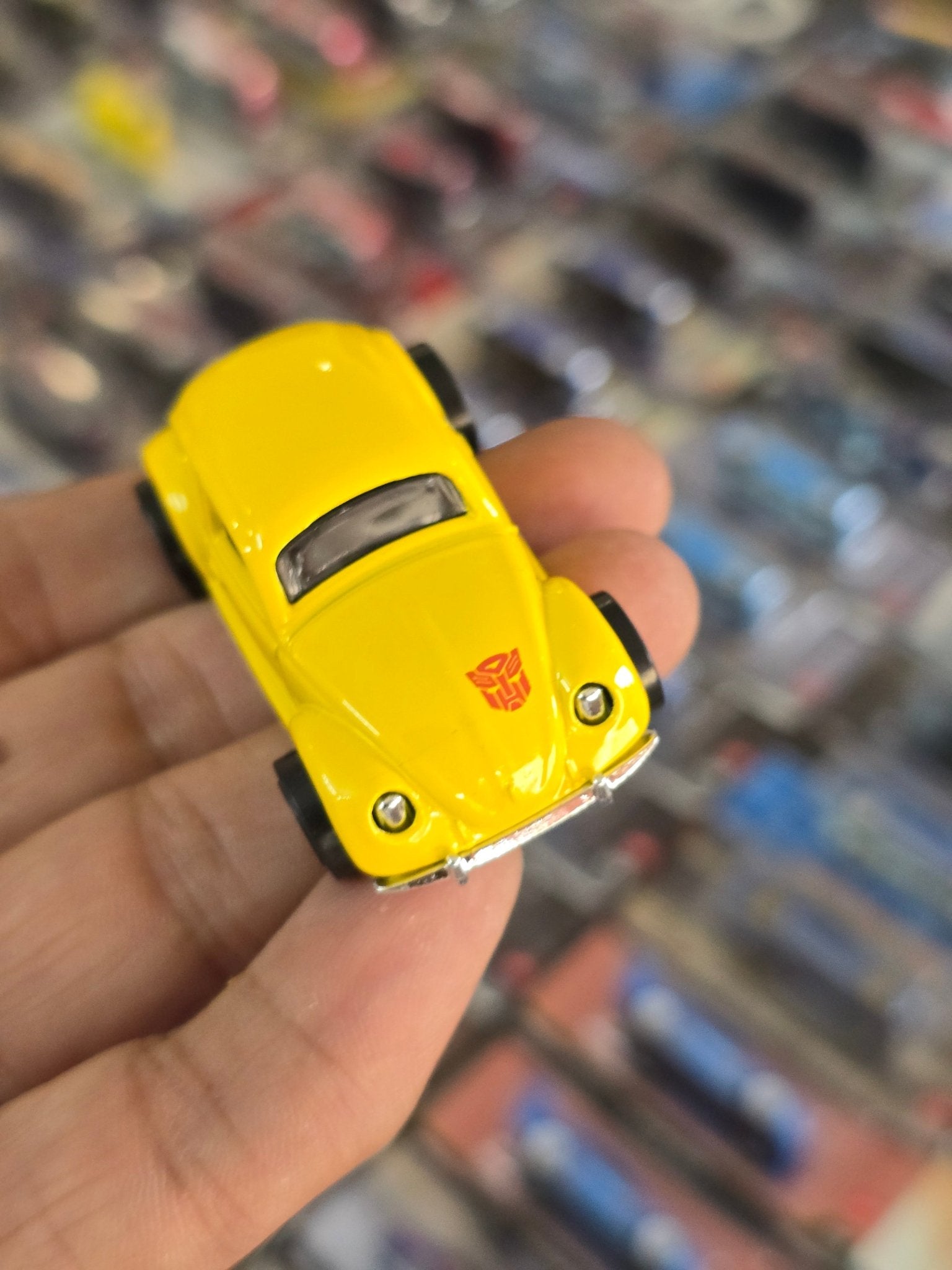 Hot Wheels Transformers Bumblebee - Yellow (Uncarded) - Kinder Logs