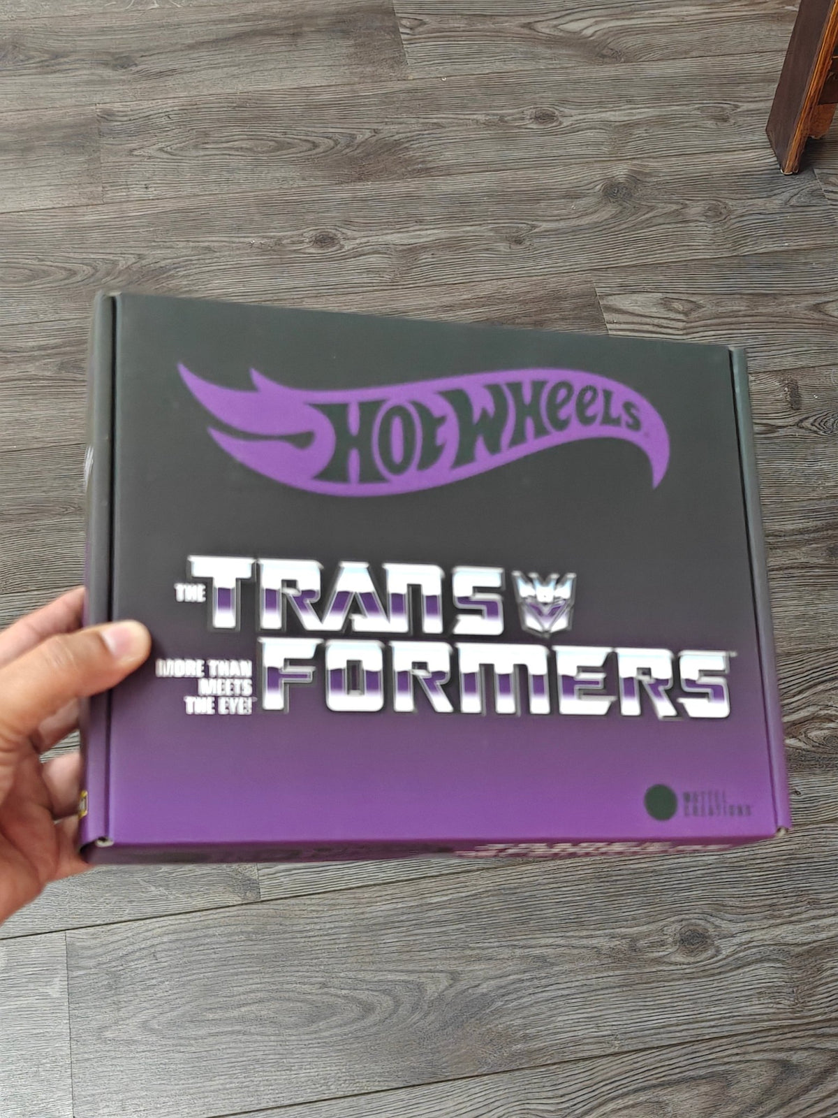 Hot Wheels Transformers Nemesis Prime - Kinder Logs