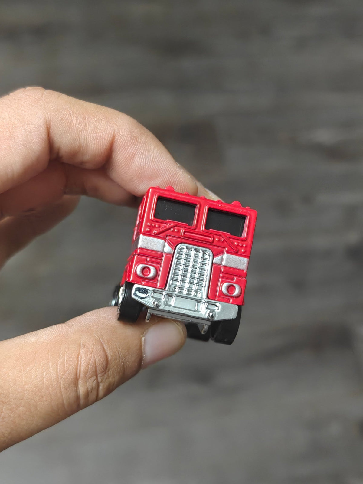 Hot Wheels Transformers Optimus Prime Truck - Red (Uncarded - New) - Kinder Logs