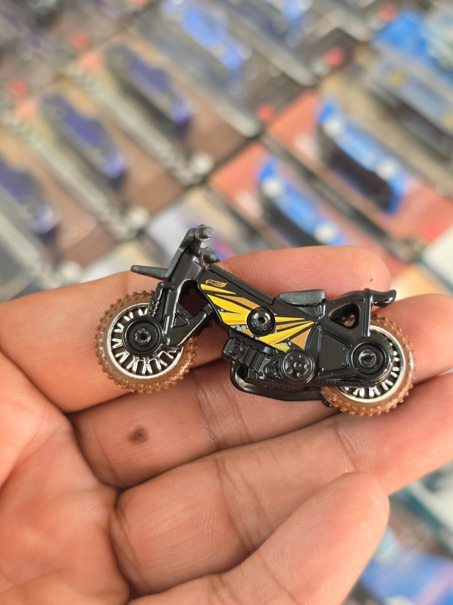 Hot Wheels Tred Shredder (Uncarded) - Kinder Logs