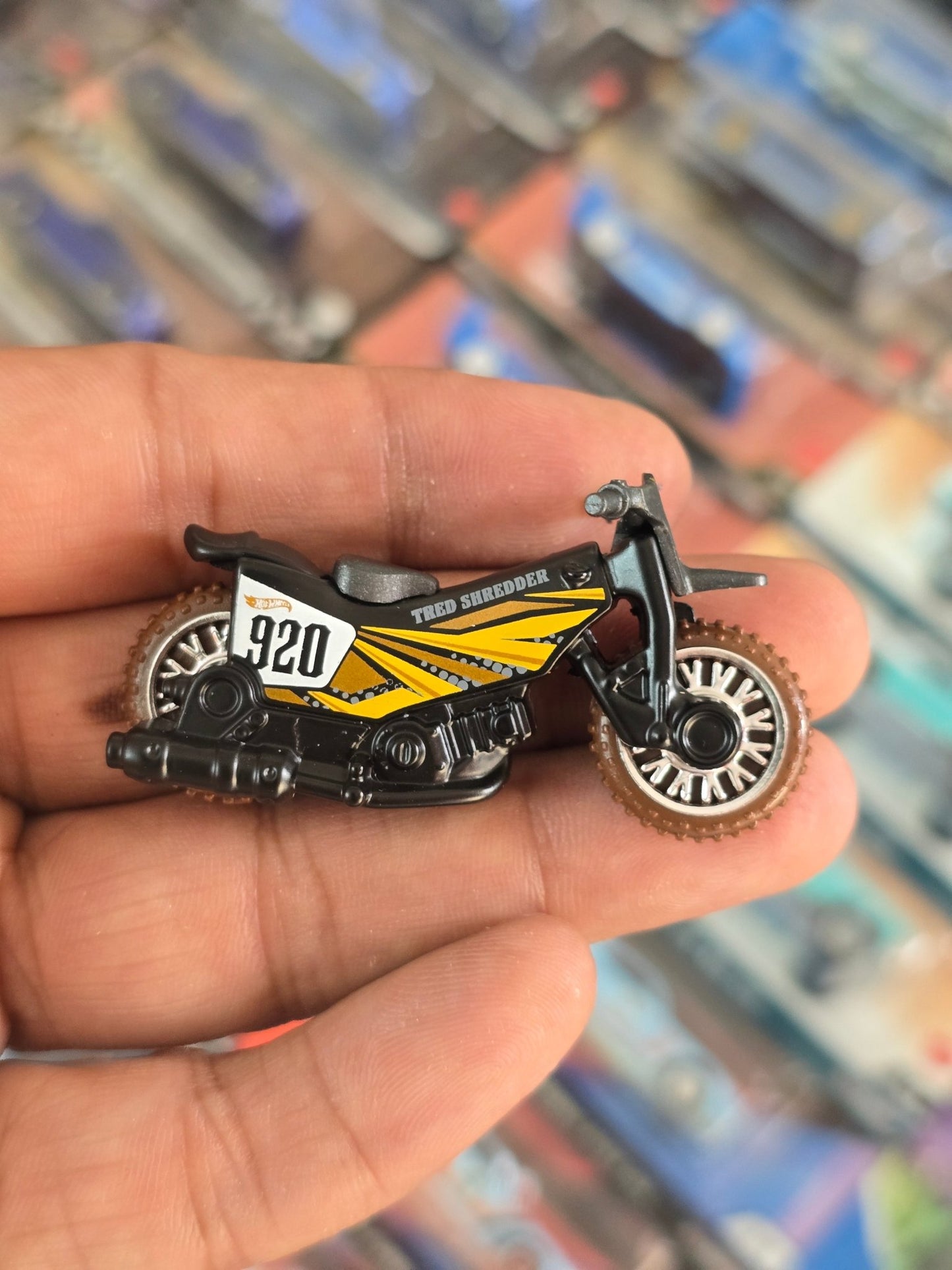 Hot Wheels Tred Shredder (Uncarded) - Kinder Logs