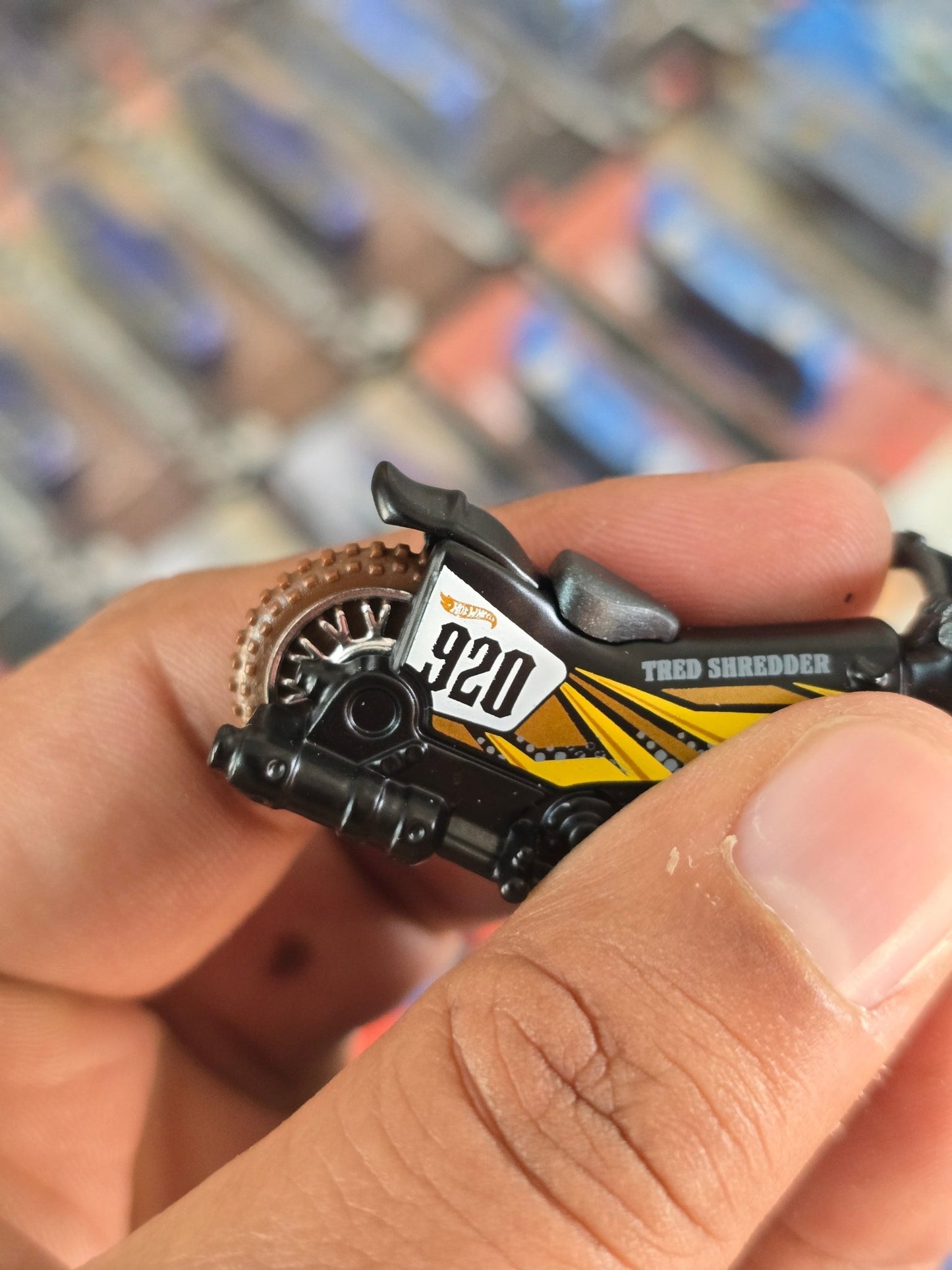 Hot Wheels Tred Shredder (Uncarded) - Kinder Logs