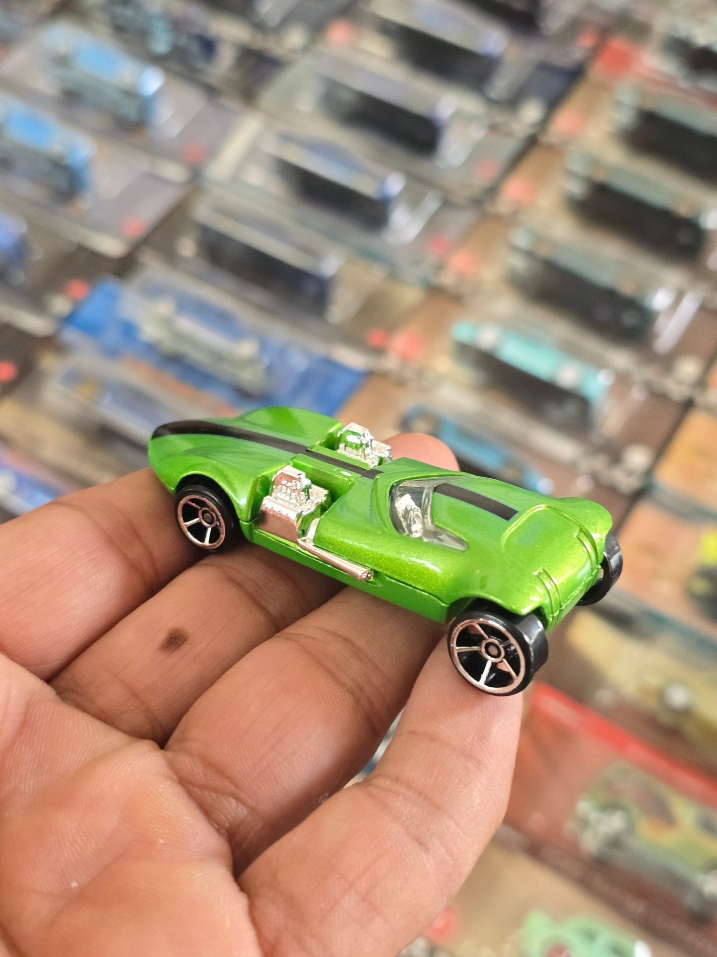 Hot Wheels Twin Mill Green - Netflix Series (Uncarded) - Kinder Logs