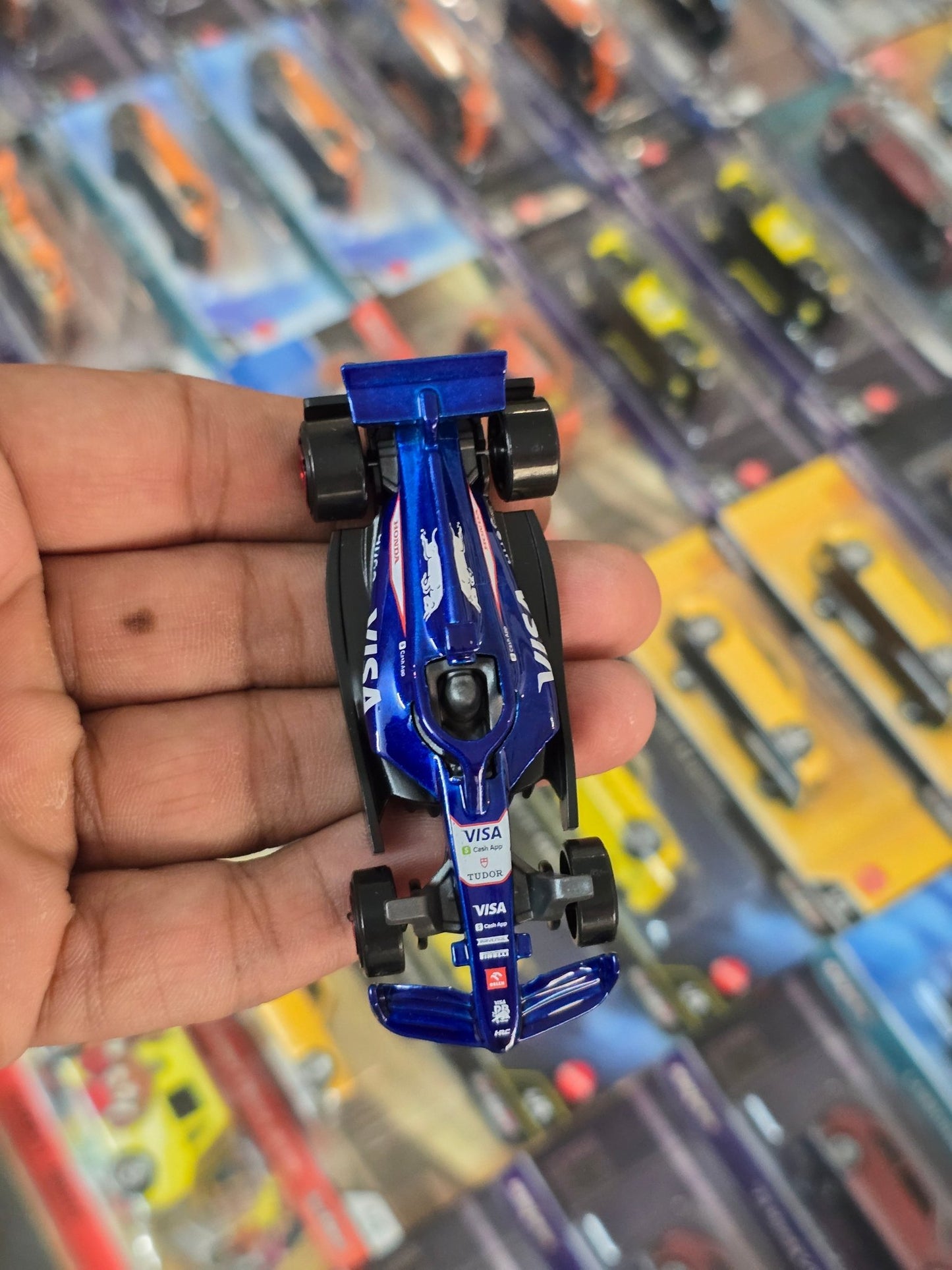 Hot Wheels VISA RB F1 Team Car (Uncarded) - Kinder Logs