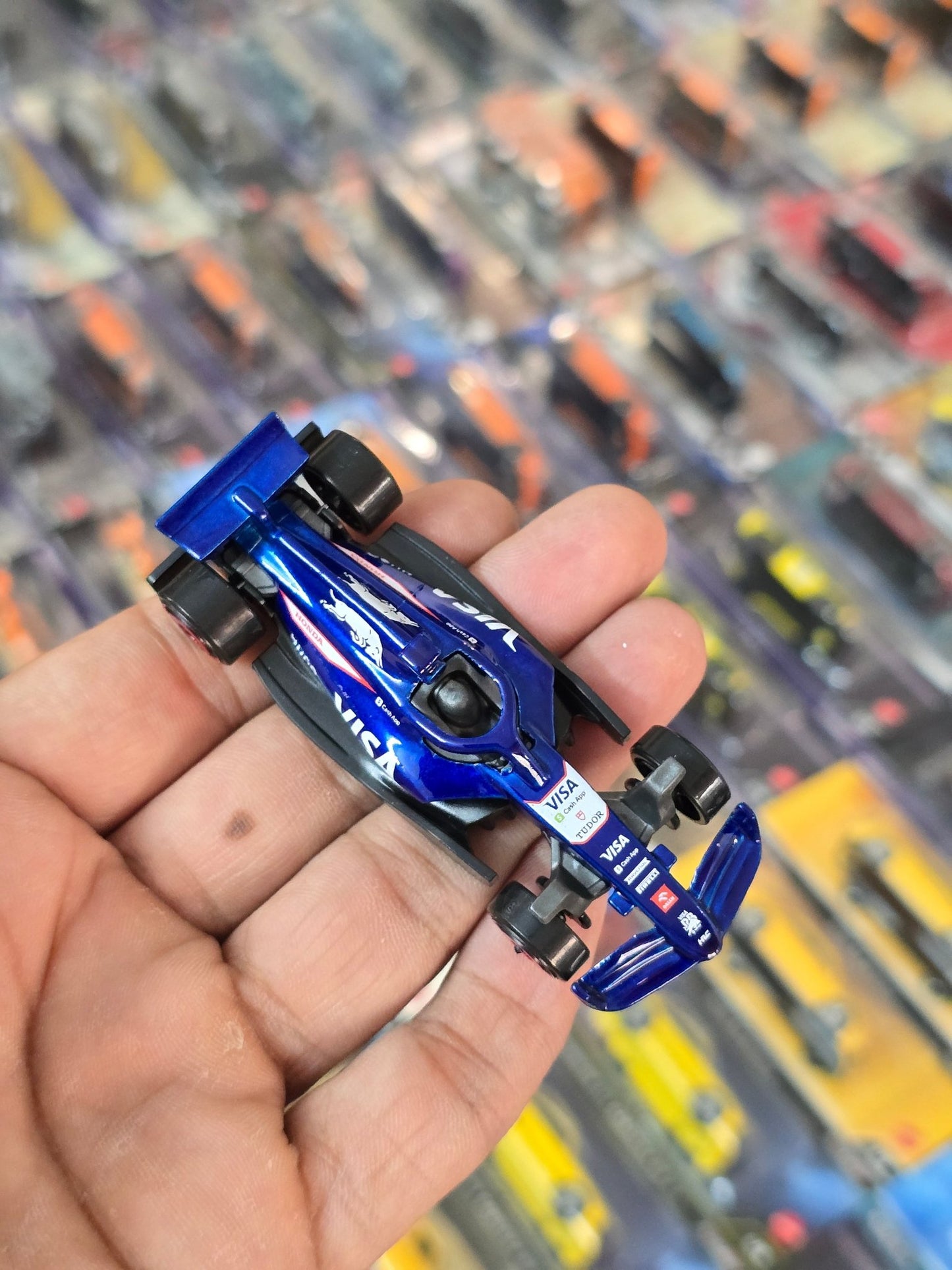 Hot Wheels VISA RB F1 Team Car (Uncarded) - Kinder Logs