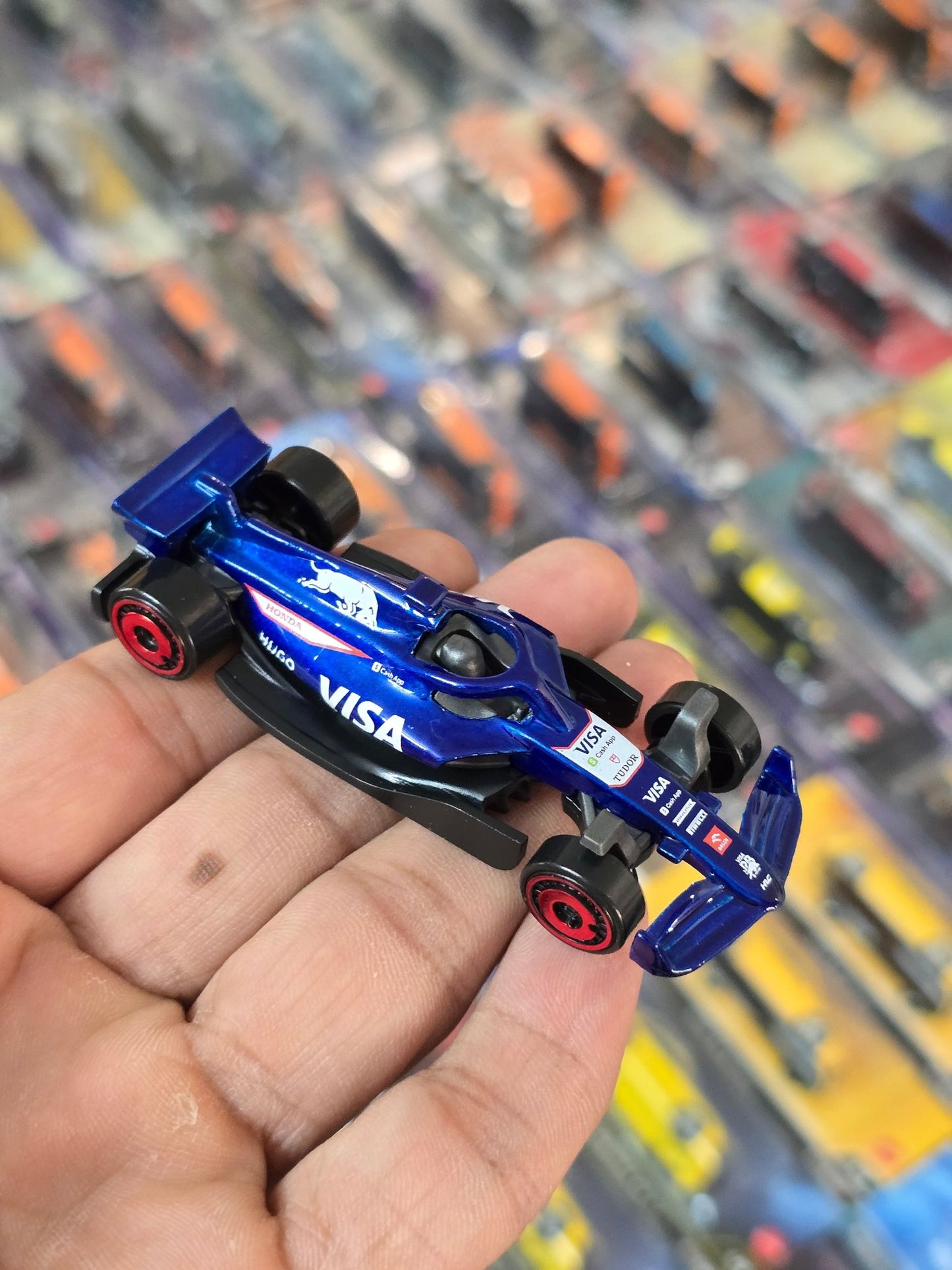 Hot Wheels VISA RB F1 Team Car (Uncarded) - Kinder Logs