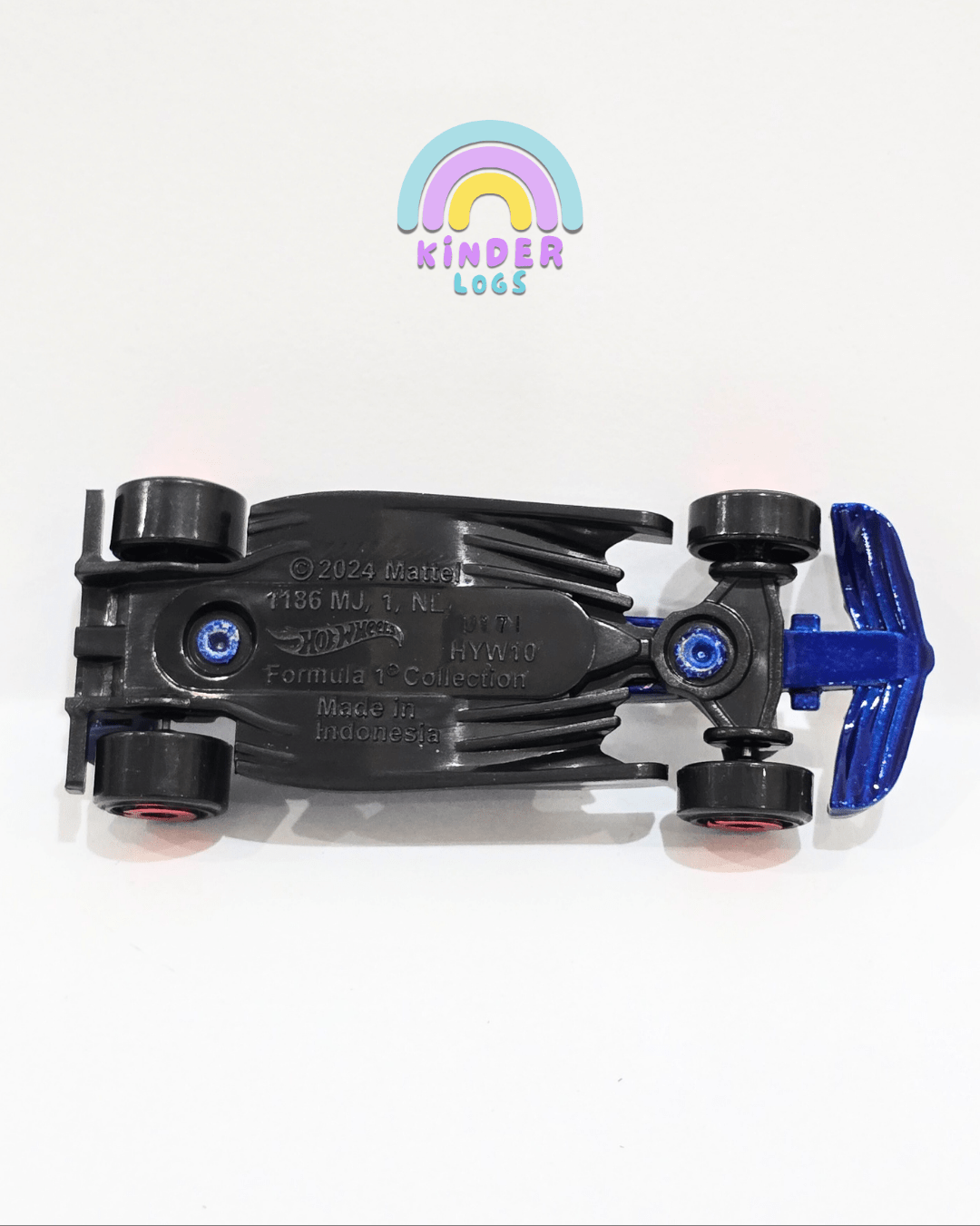 Hot Wheels VISA RB F1 Team Car (Uncarded) - Kinder Logs