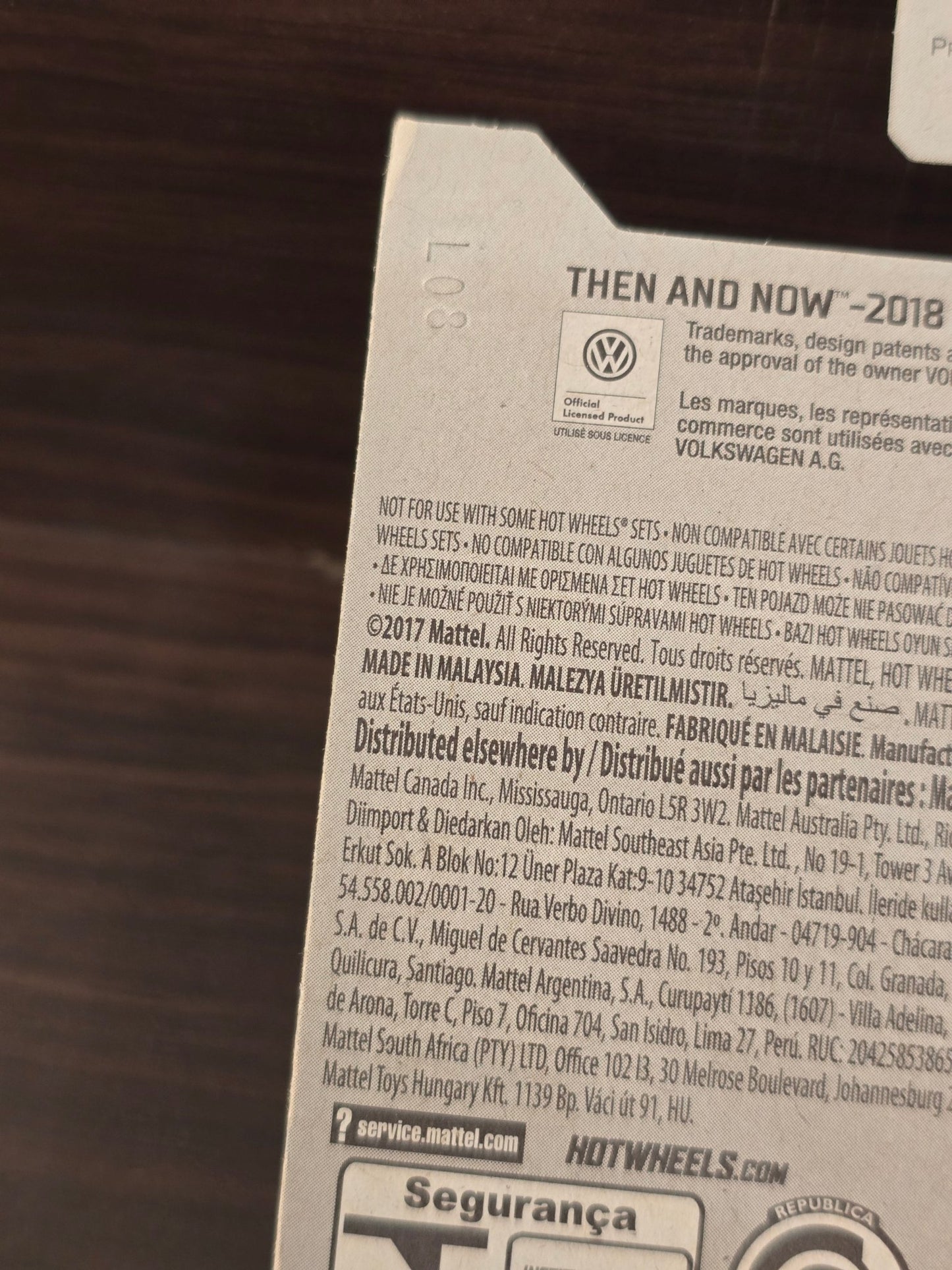 Hot Wheels Volkswagen Golf MK2 - Yellow (2017 Imported Card) - Kinder Logs