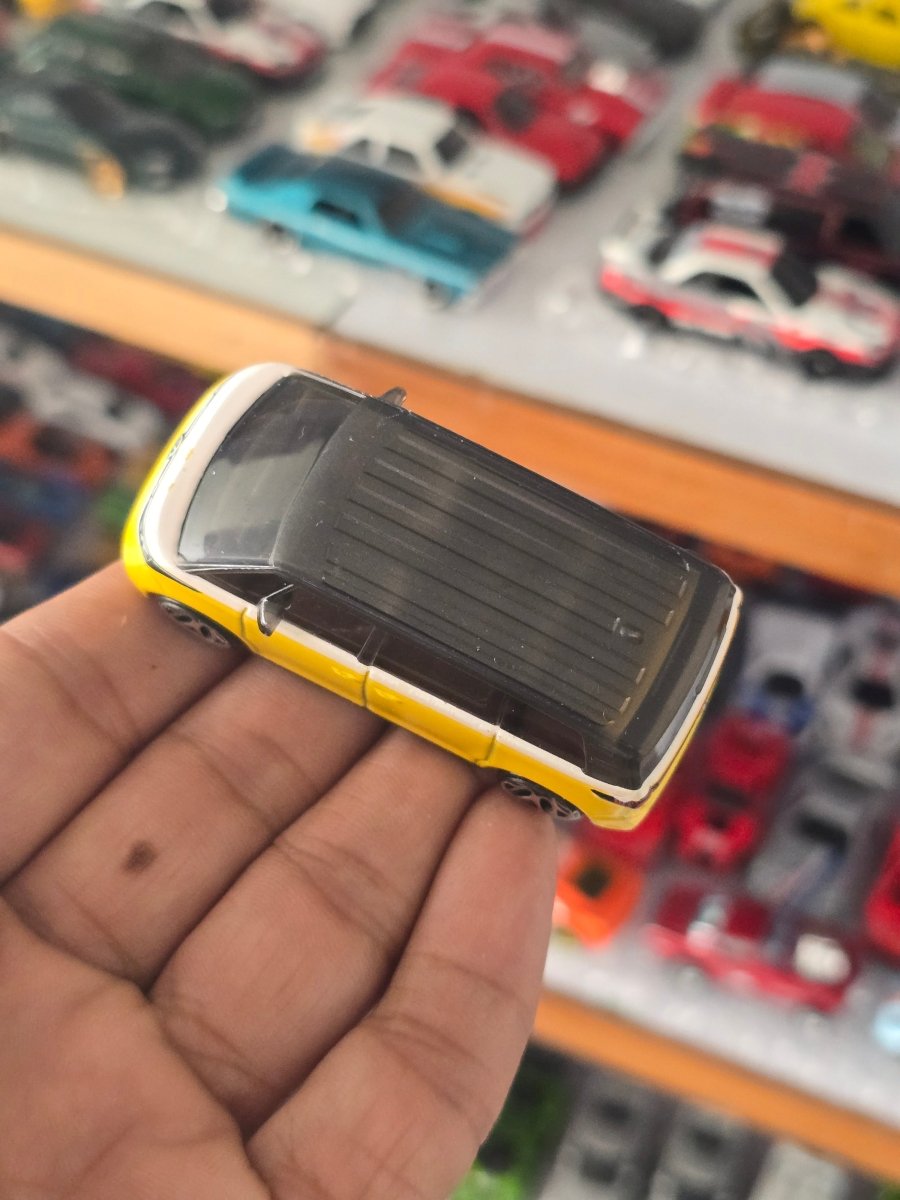 Hot Wheels Volkswagen ID. Buzz - Yellow (Uncarded) - Kinder Logs