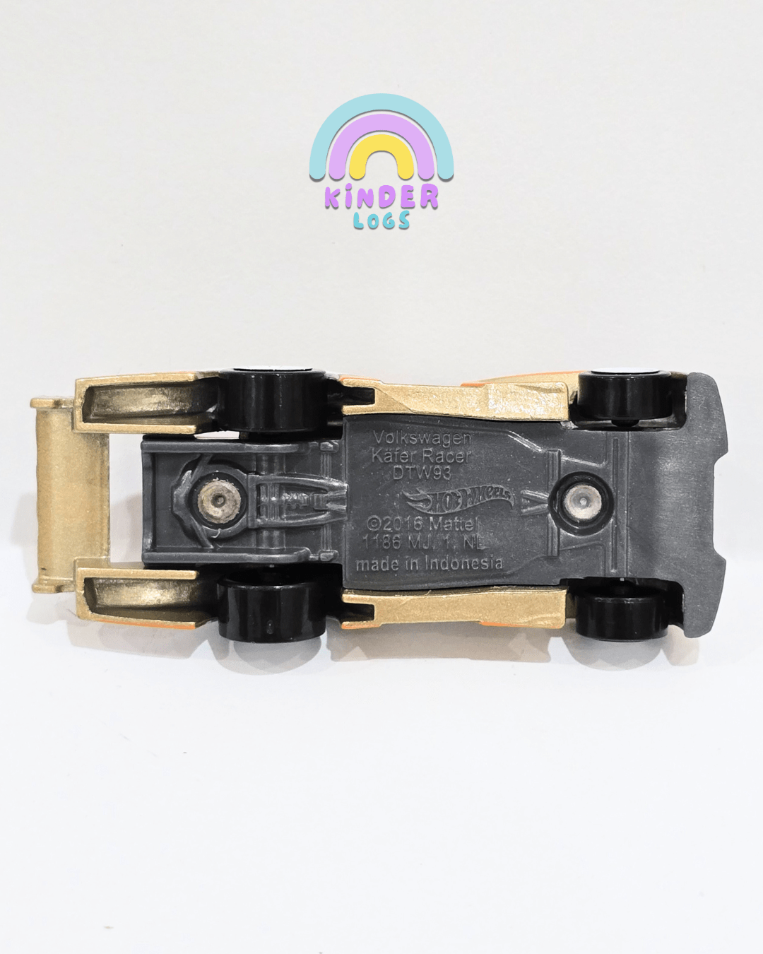 Hot Wheels Volkswagen Kafer Racer DTW93 - Gold (Uncarded) - Kinder Logs