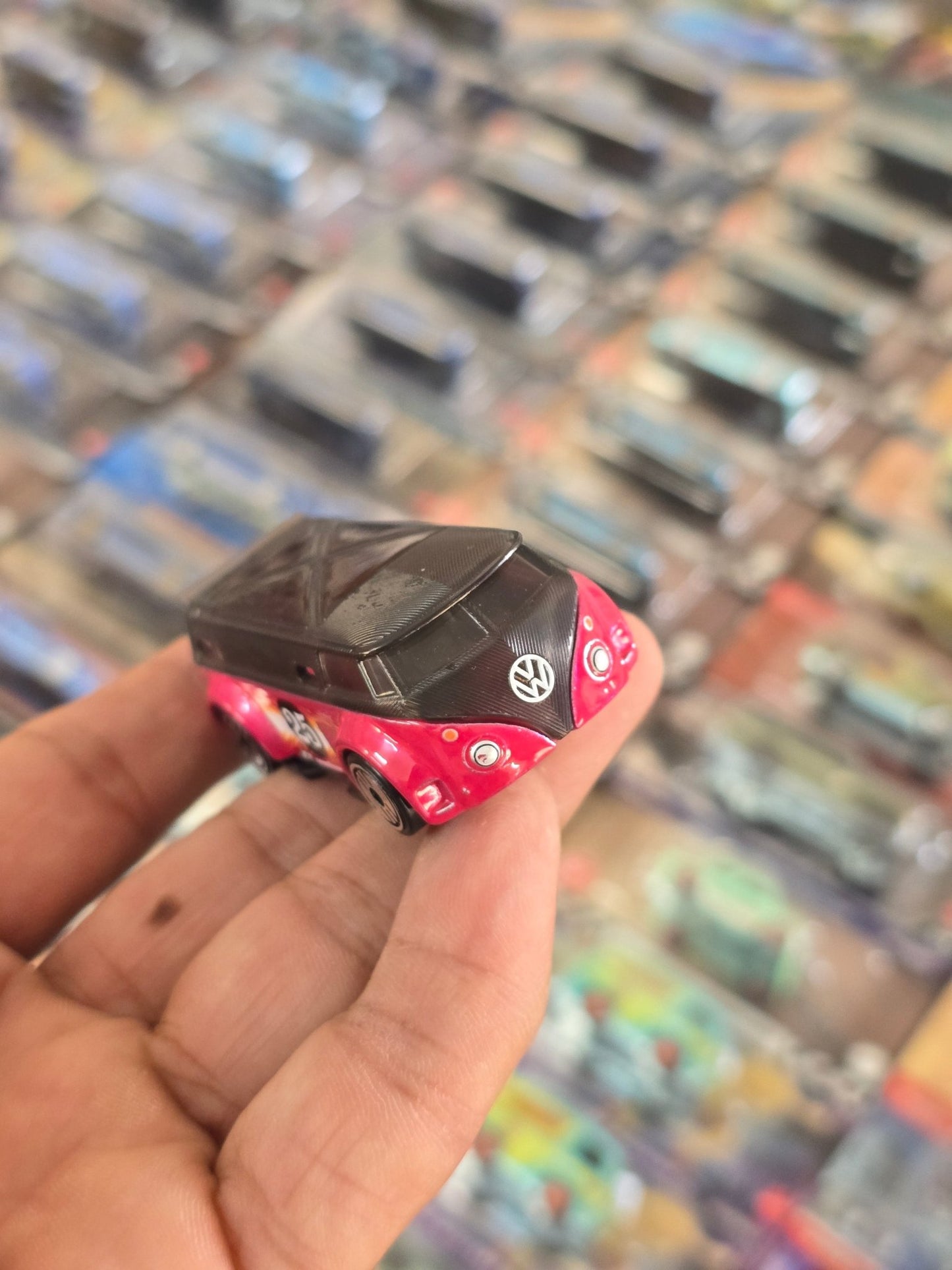 Hot Wheels Volkswagen T1 GTR - Ultra Hots (Uncarded) - Kinder Logs