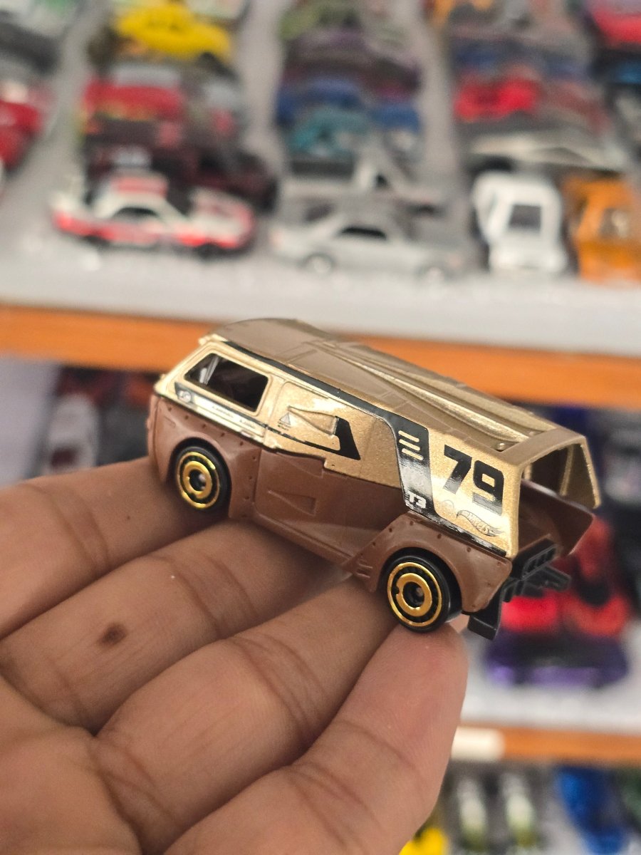 Hot Wheels Volkswagen T3 Custom - Brown (Uncarded) - Kinder Logs