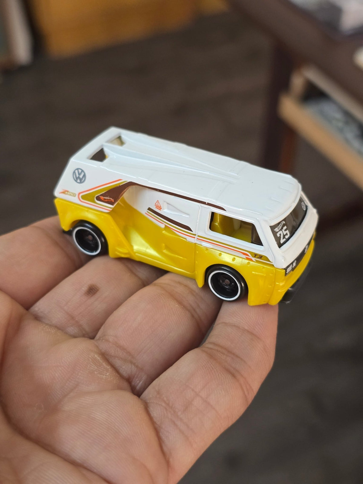 Hot Wheels Volkswagen T3 Custom - Yellow (Uncarded - New) - Kinder Logs