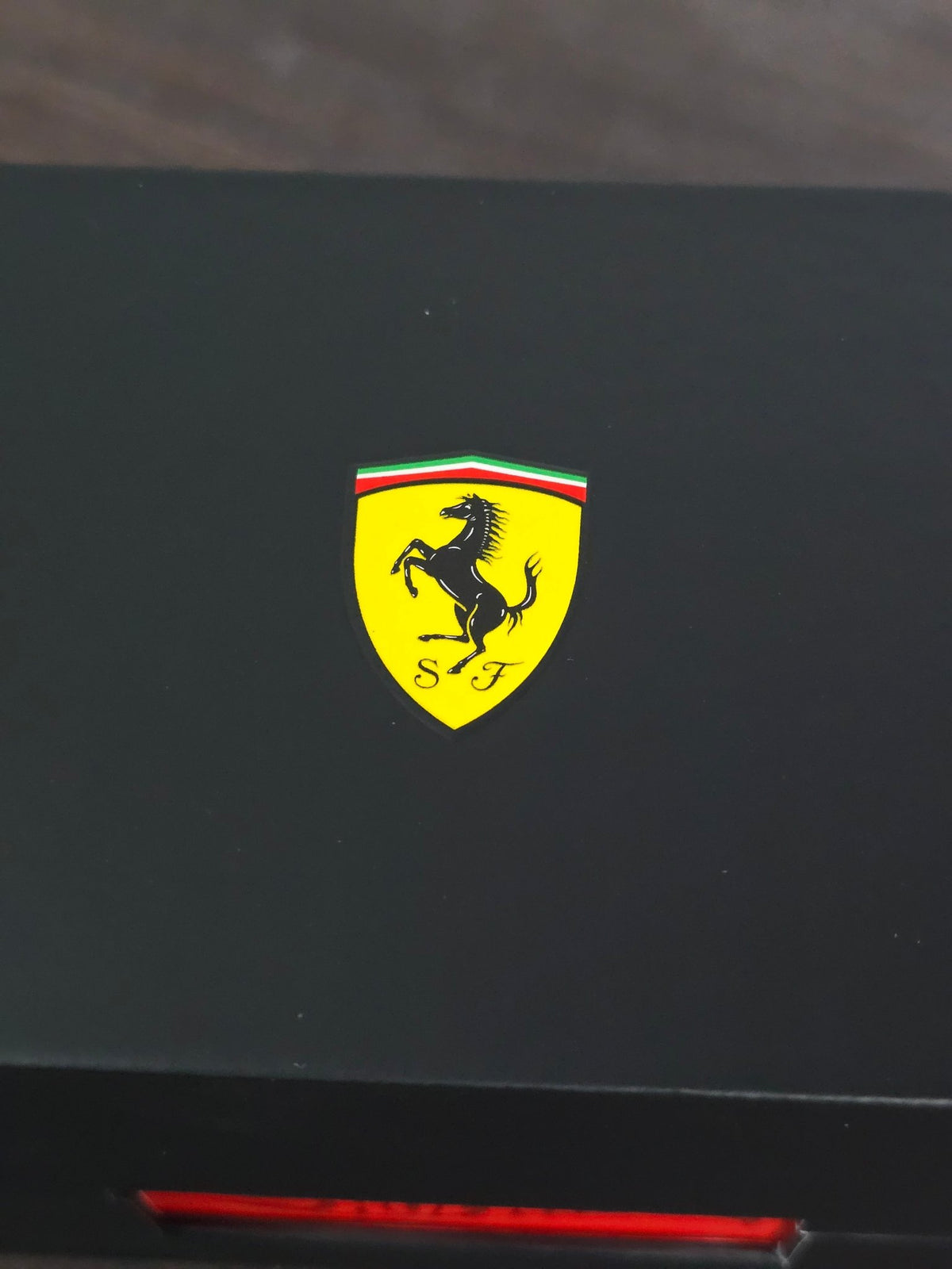 Hot Wheels x Ferrari Heritage Set - The Ultimate Ferrari Dream Garage - Kinder Logs