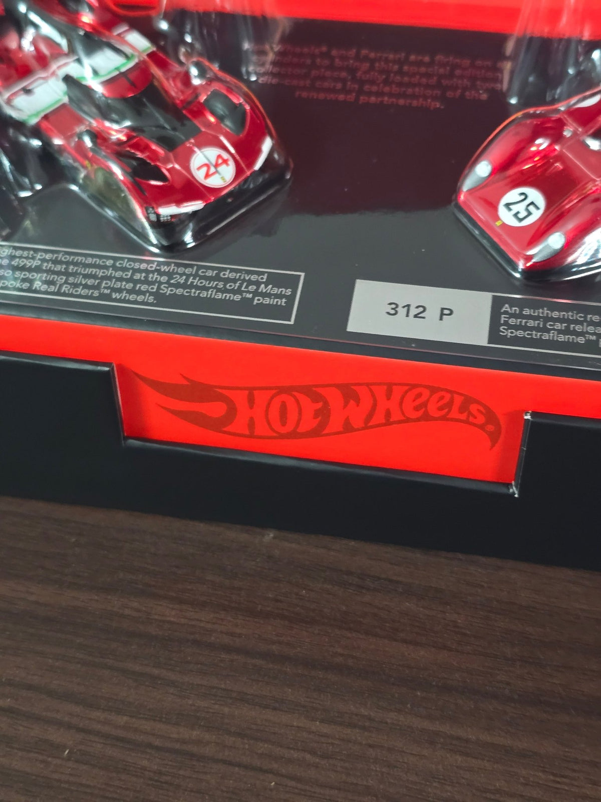 Hot Wheels x Ferrari Heritage Set - The Ultimate Ferrari Dream Garage - Kinder Logs