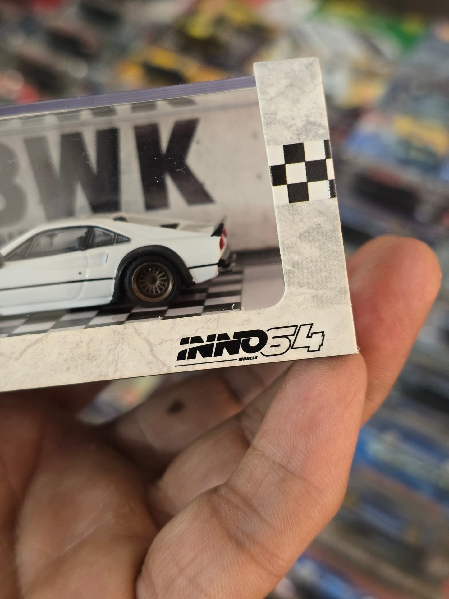 Inno64 LBWK Ferrari 308 GTB (Liberty Walk) - Kinder Logs