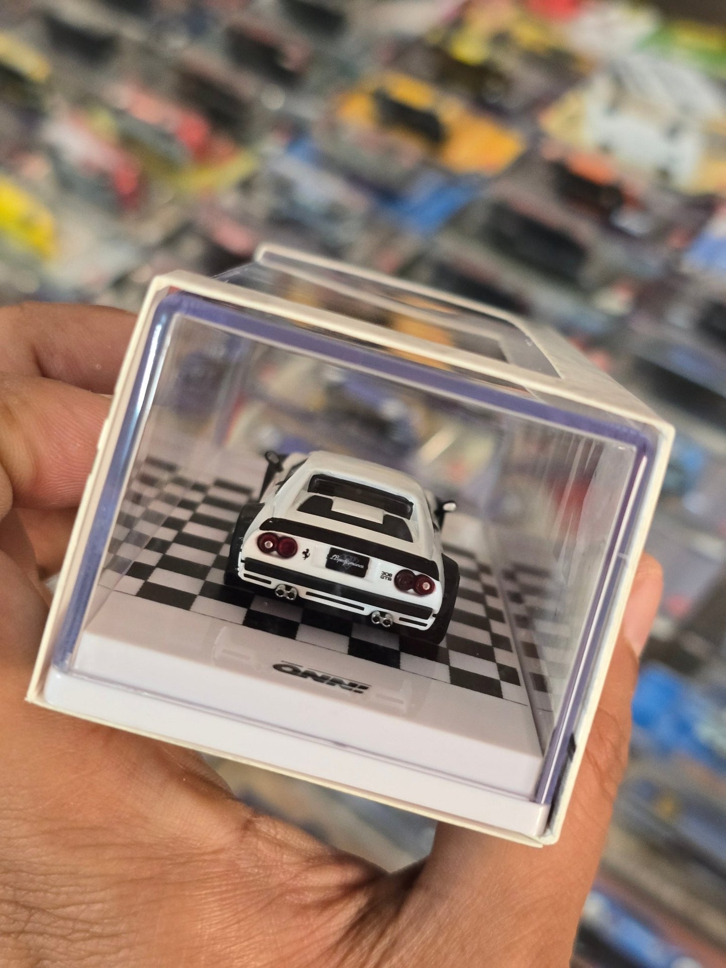 Inno64 LBWK Ferrari 308 GTB (Liberty Walk) - Kinder Logs